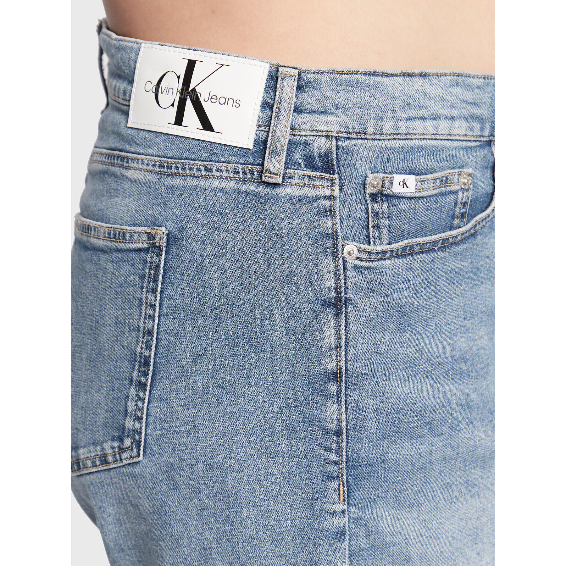 Calvin Klein Jeans Plus Džínové šortky J20J218809 Tmavomodrá Mom Fit - Pepit.cz