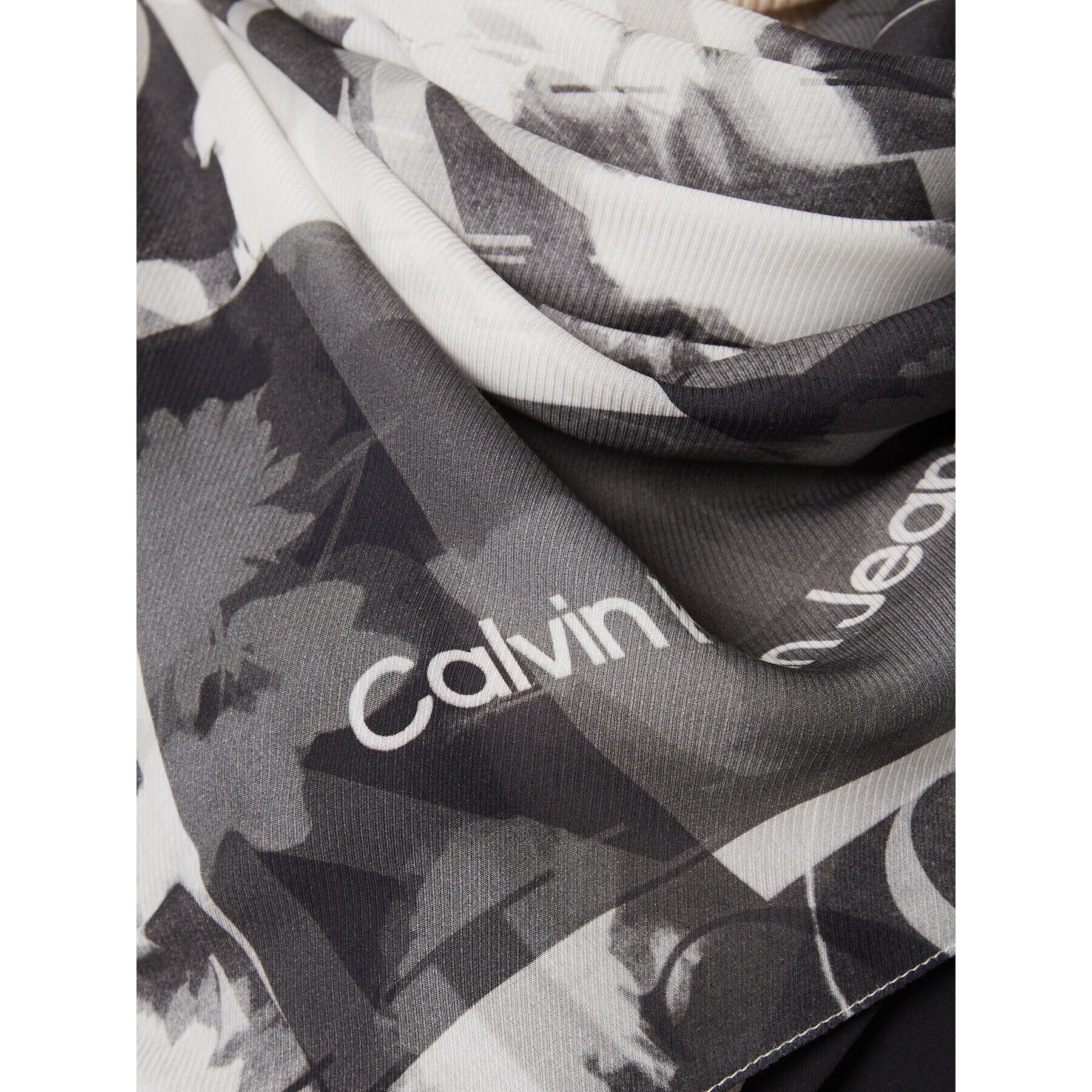 Calvin Klein Jeans Šál Flower K60K610379 Šedá - Pepit.cz