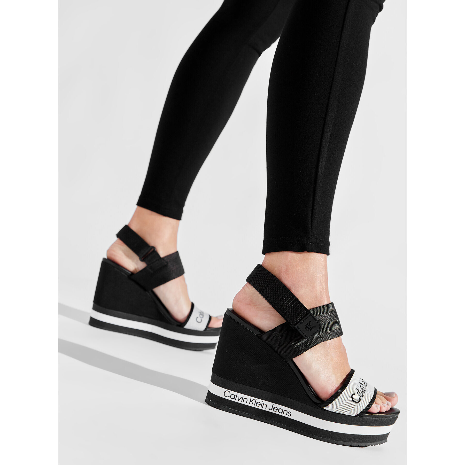 Calvin Klein Jeans Sandály Wedge Sandal YW0YW00669 Barevná - Pepit.cz