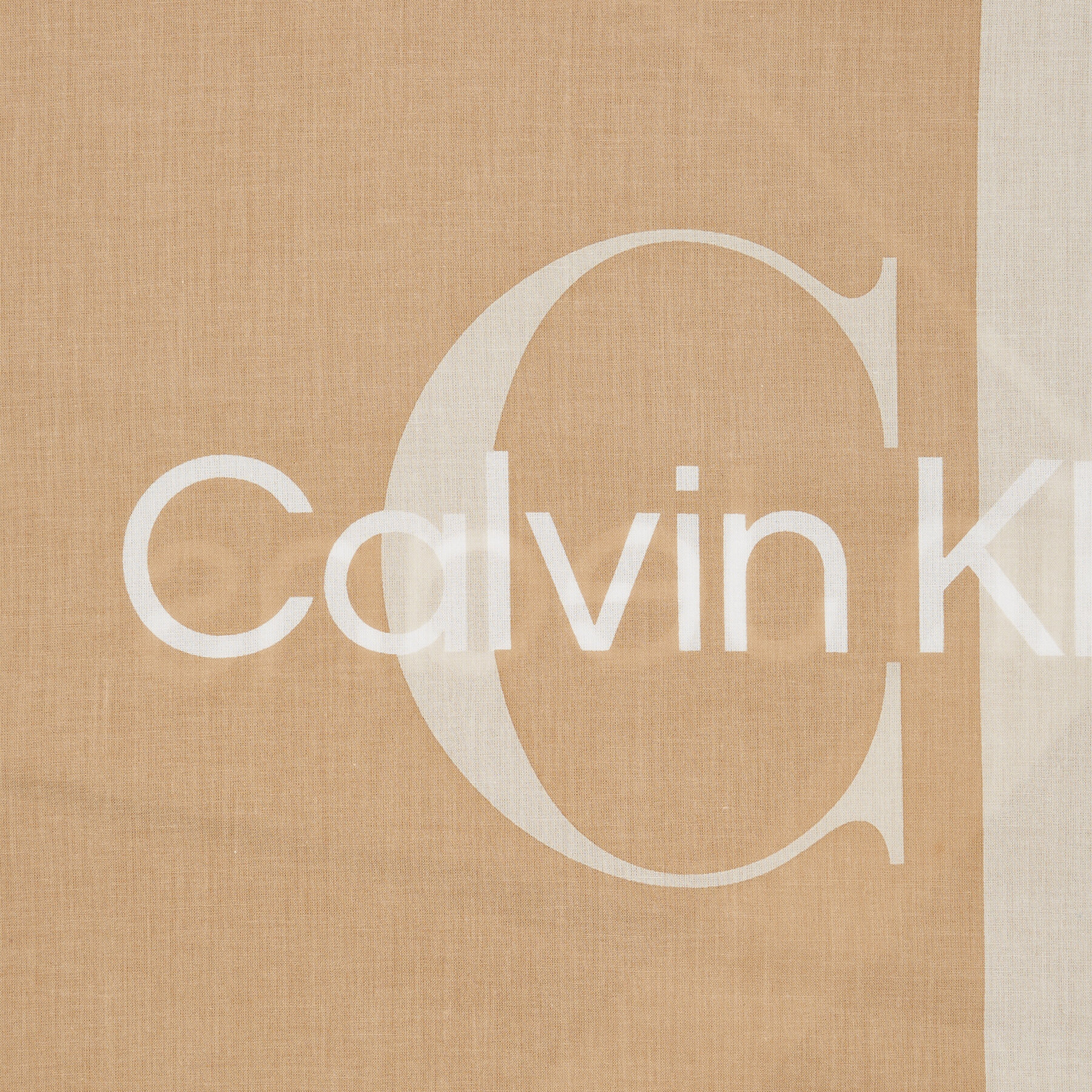 Calvin Klein Jeans Šátek Overprint Bandana 70X70 K60K610915 Hnědá - Pepit.cz