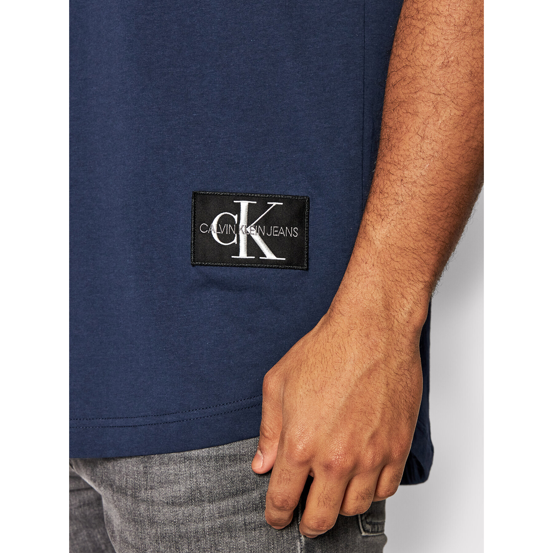 Calvin Klein Jeans T-Shirt Essential J30J315319 Tmavomodrá Regular Fit - Pepit.cz