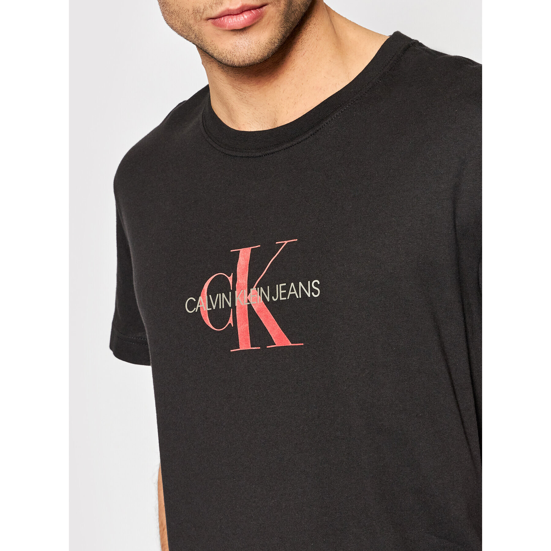 Calvin Klein Jeans T-Shirt J30J318691 Černá Regular Fit - Pepit.cz