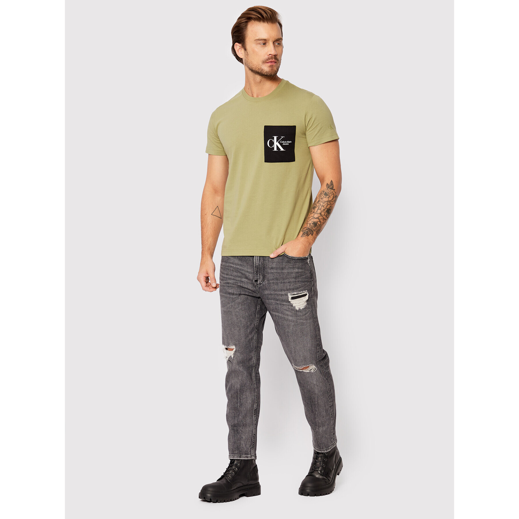 Calvin Klein Jeans T-Shirt J30J320192 Zelená Regular Fit - Pepit.cz