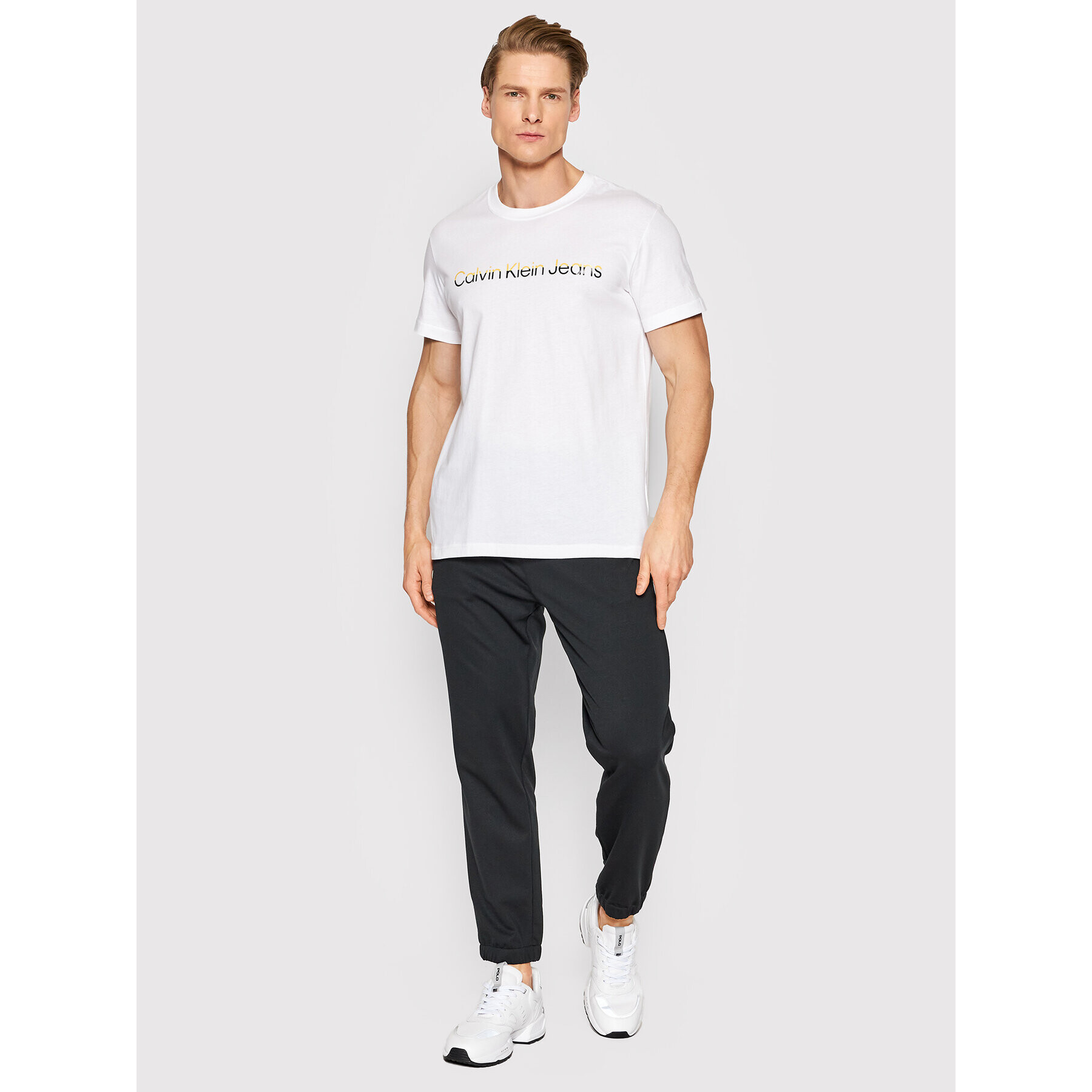 Calvin Klein Jeans T-Shirt J30J320194 Bílá Regular Fit - Pepit.cz