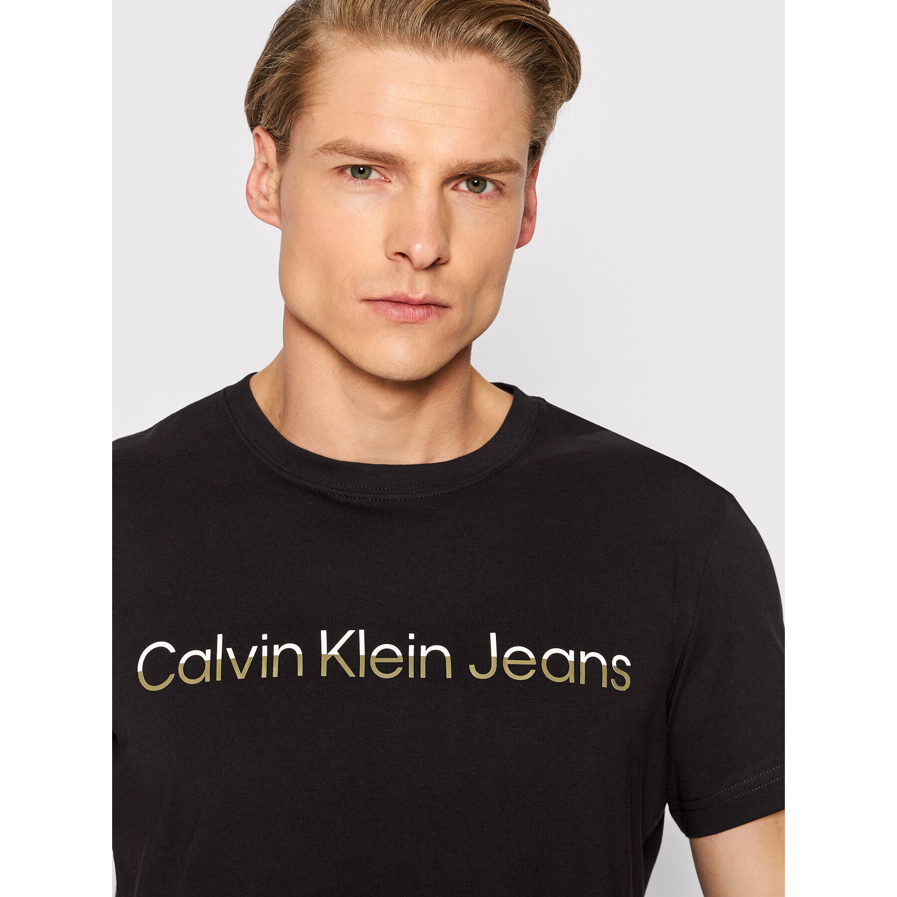 Calvin Klein Jeans T-Shirt J30J320194 Černá Regular Fit - Pepit.cz