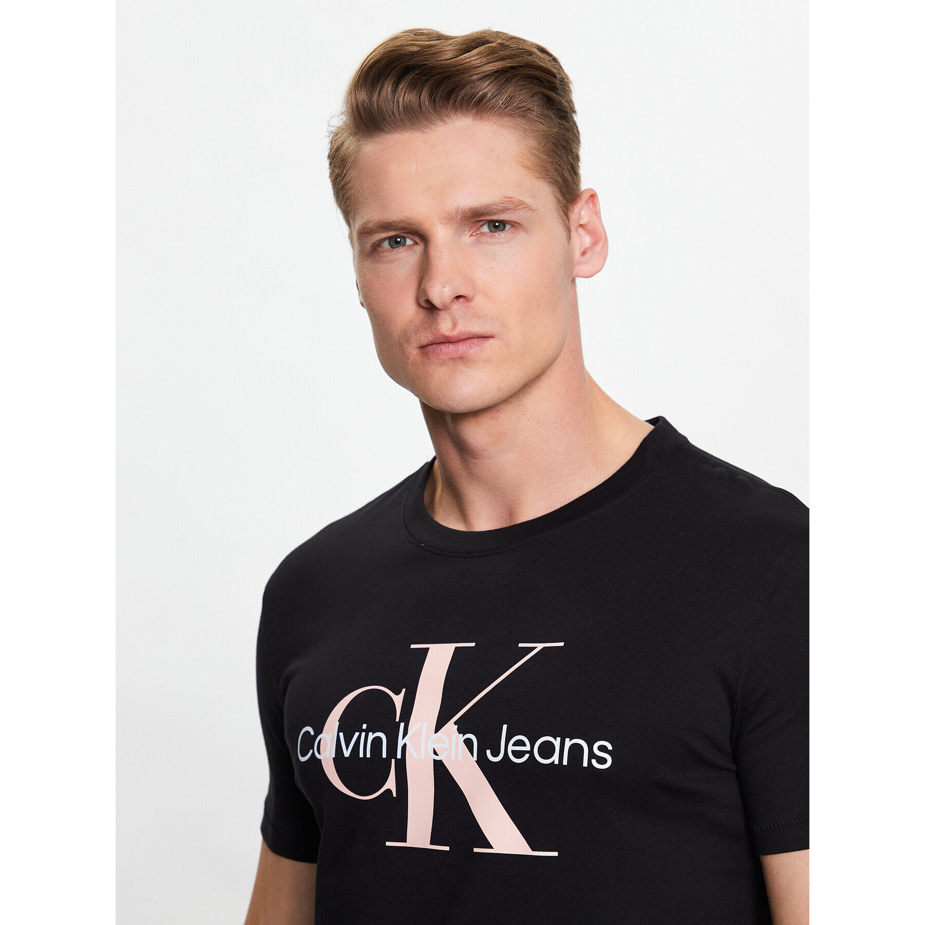 Calvin Klein Jeans T-Shirt J30J320806 Černá Regular Fit - Pepit.cz