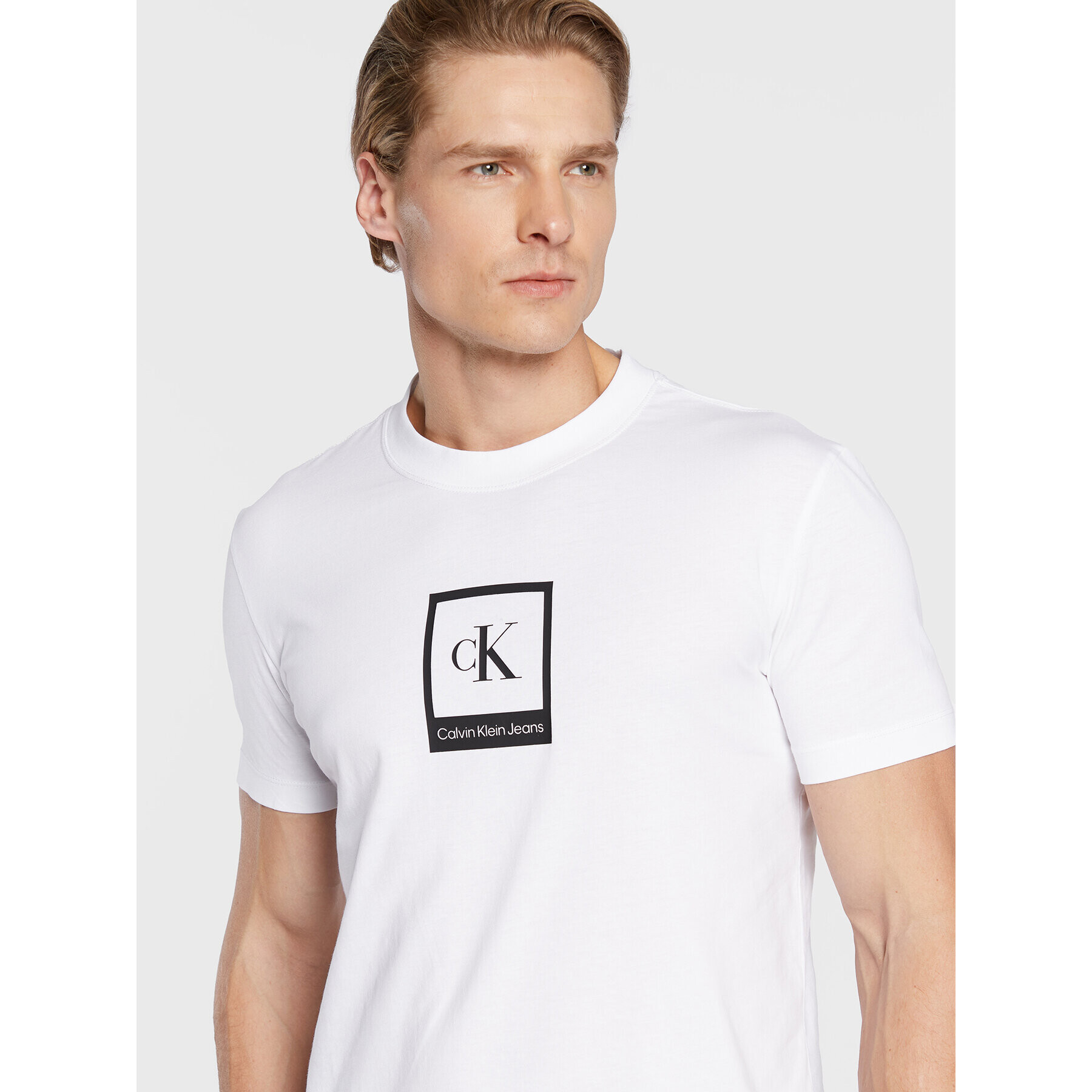 Calvin Klein Jeans T-Shirt J30J321776 Bílá Regular Fit - Pepit.cz