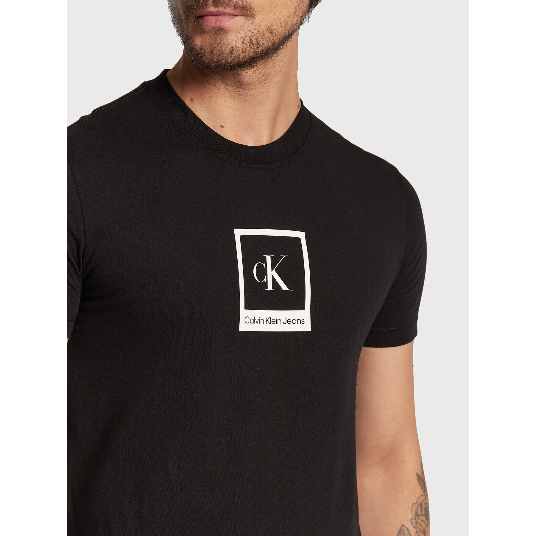 Calvin Klein Jeans T-Shirt J30J321776 Černá Regular Fit - Pepit.cz