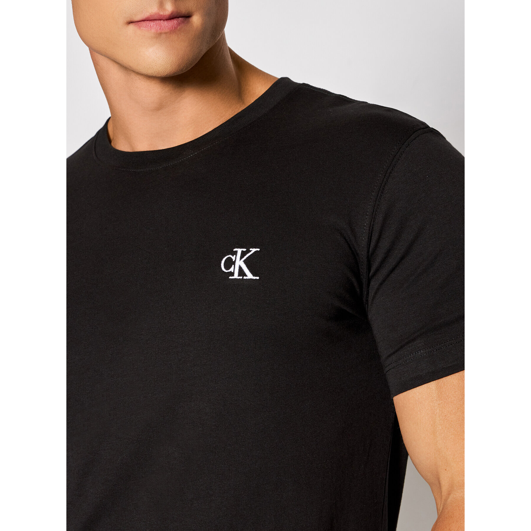 Calvin Klein Jeans T-Shirt Tee Shirt Essential J30J314544 Černá Slim Fit - Pepit.cz