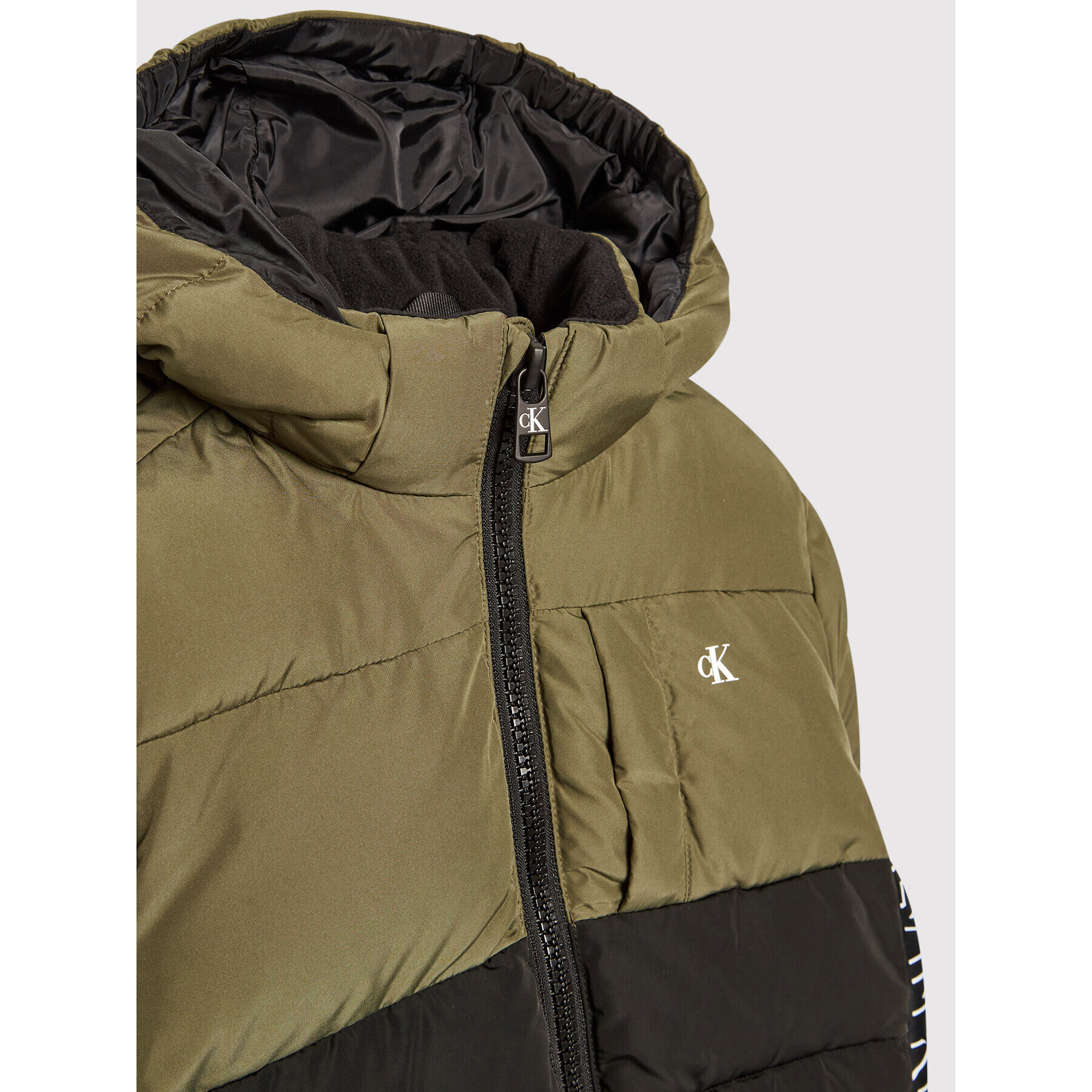 Calvin Klein Jeans Vatovaná bunda Block Puffer IB0IB00960 Zelená Regular Fit - Pepit.cz