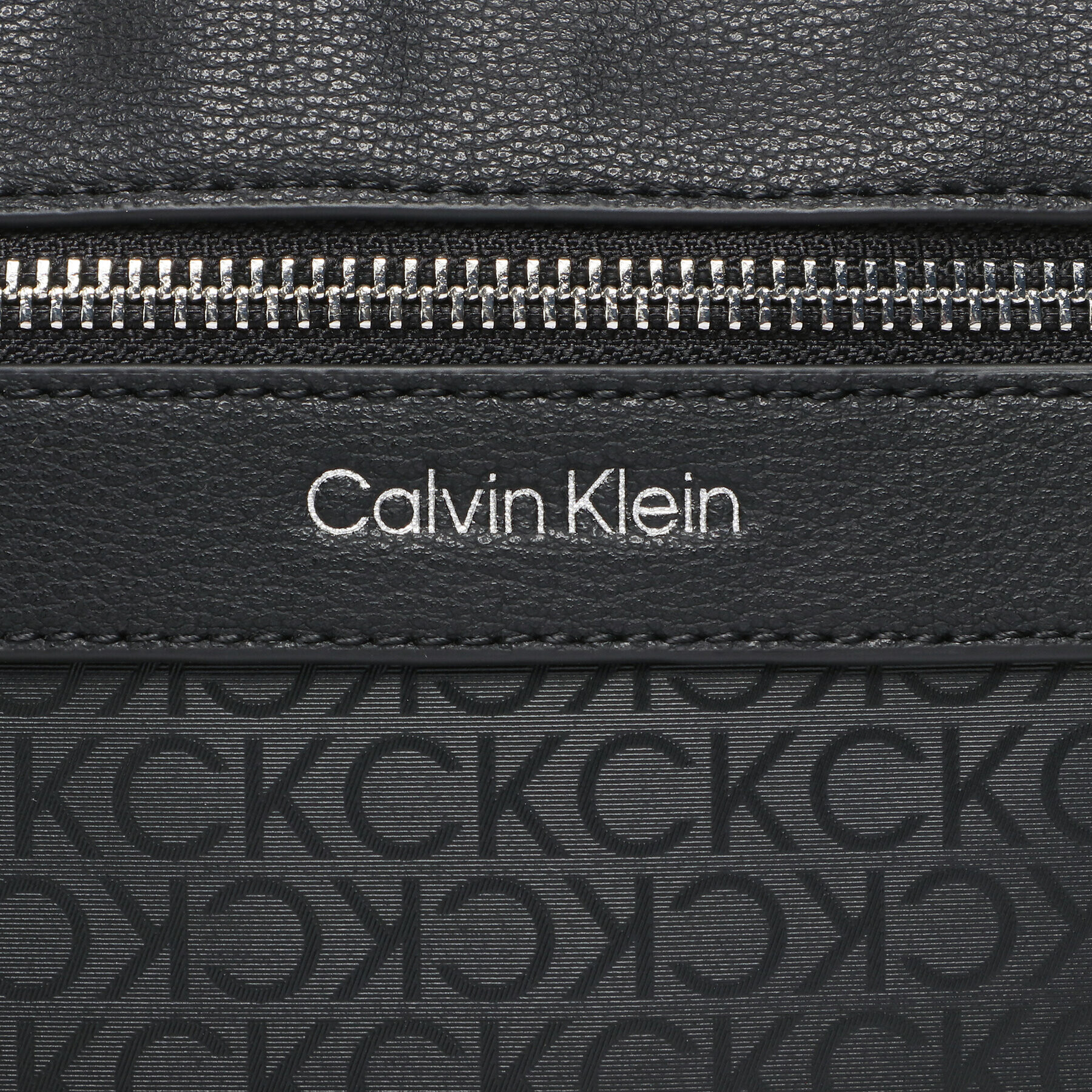 Calvin Klein Kabelka Ck Elevated Flatpack K50K510538 Černá - Pepit.cz