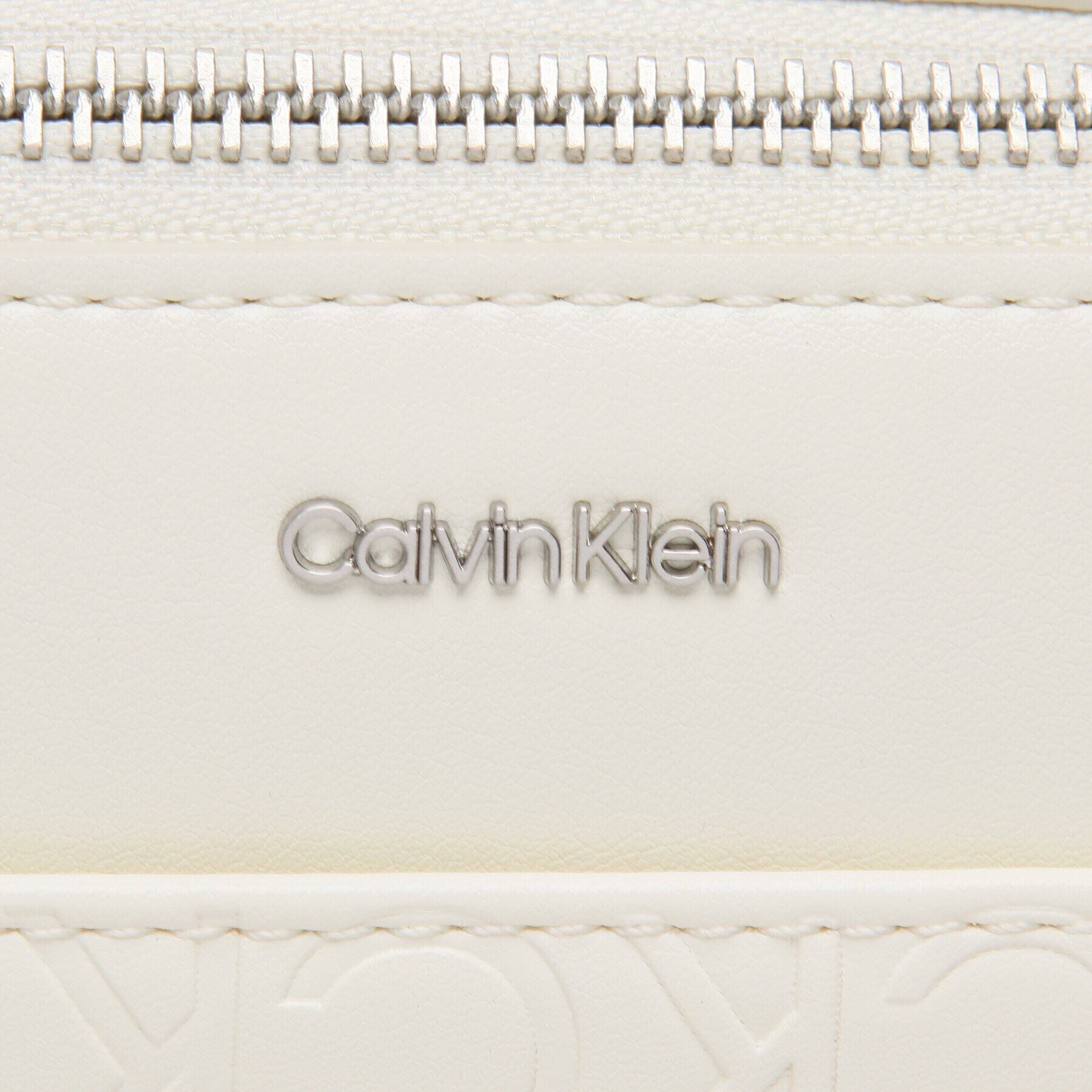 Calvin Klein Kabelka Ck Must Camera Bag Sm K60K610741 Béžová - Pepit.cz