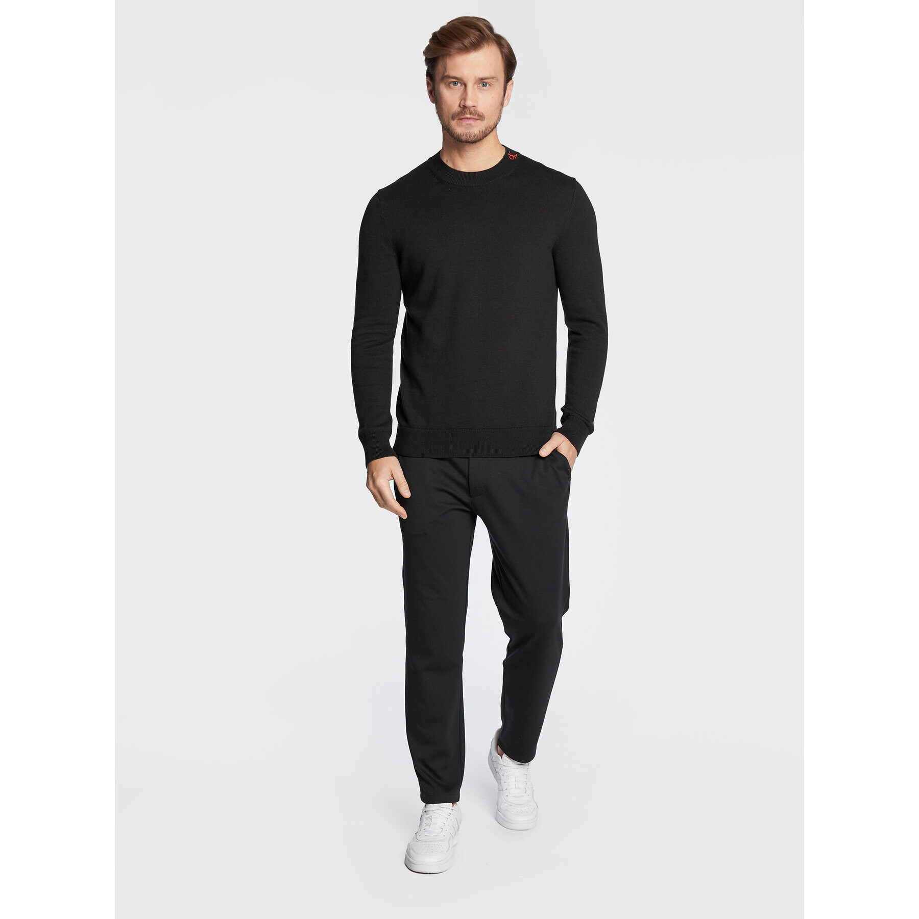 Calvin Klein Kalhoty z materiálu Comfort K10K109913 Černá Tapered Fit - Pepit.cz