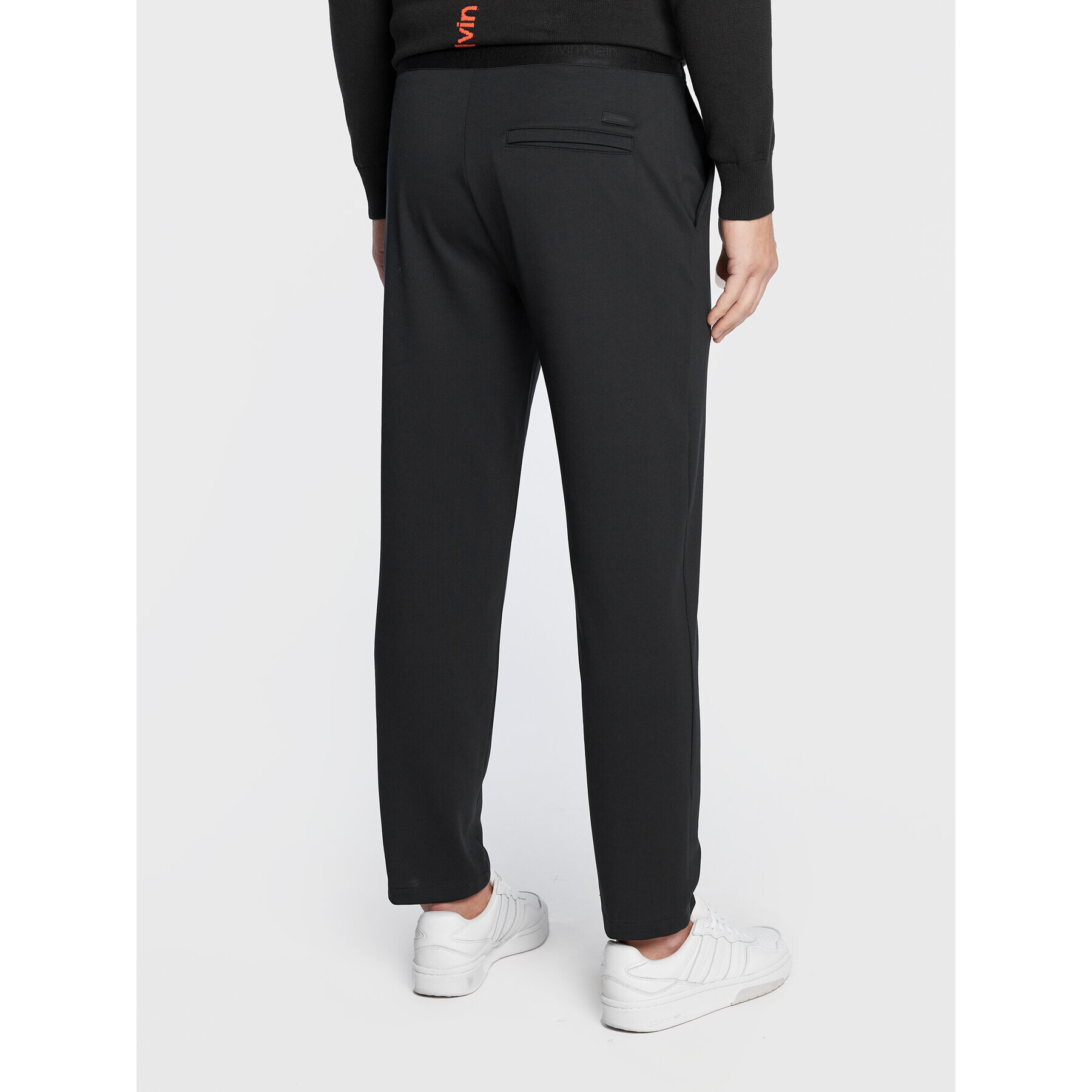 Calvin Klein Kalhoty z materiálu Comfort K10K109913 Černá Tapered Fit - Pepit.cz