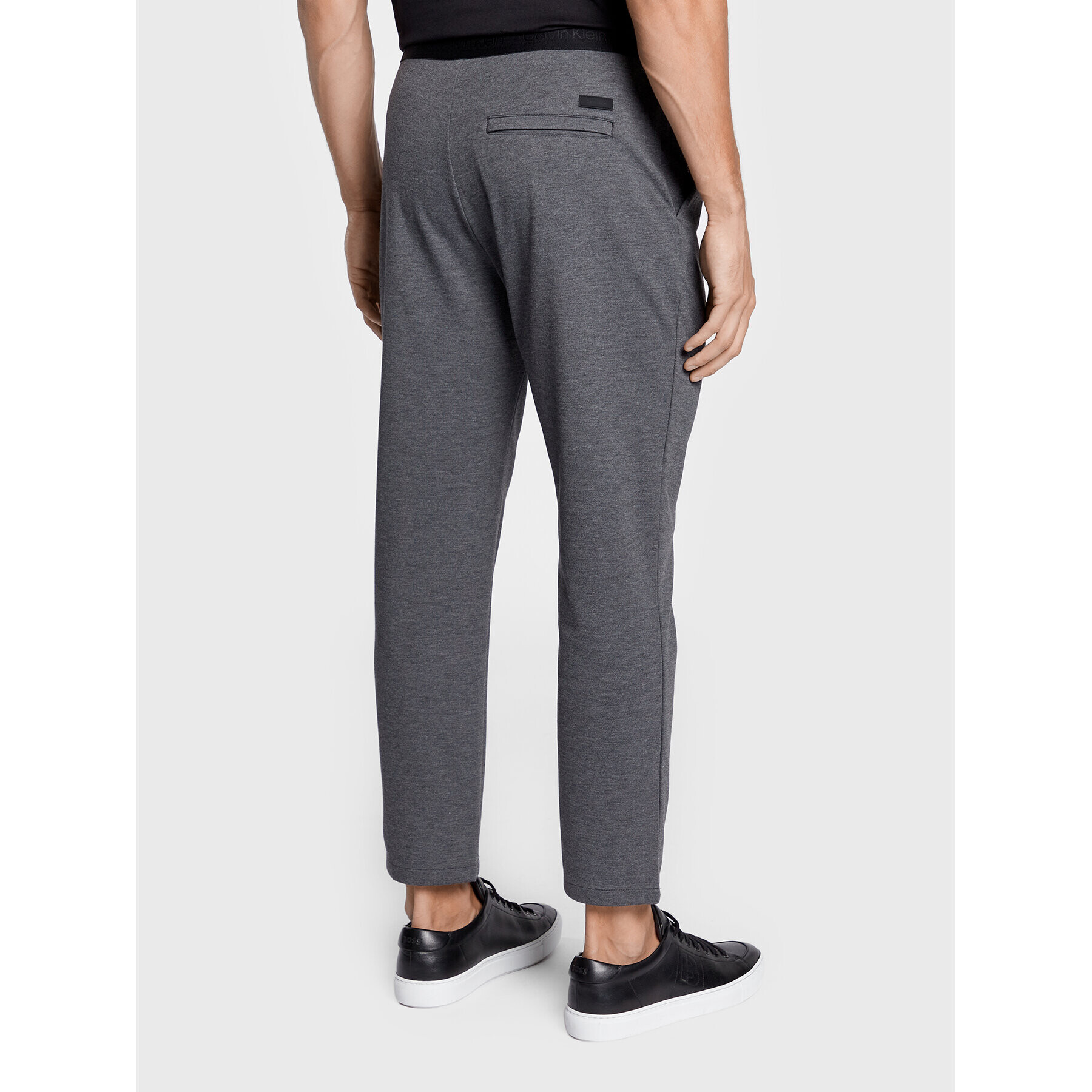 Calvin Klein Kalhoty z materiálu Comfort K10K109913 Šedá Tapered Fit - Pepit.cz