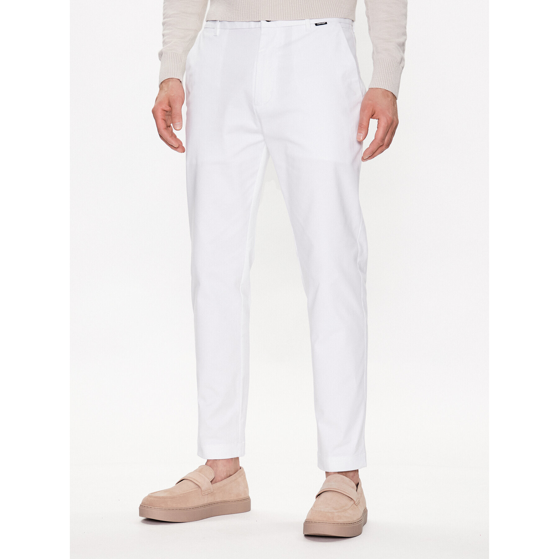 Calvin Klein Kalhoty z materiálu Modern Twill Cropped Tapered K10K110969 Bílá Tapered Fit - Pepit.cz