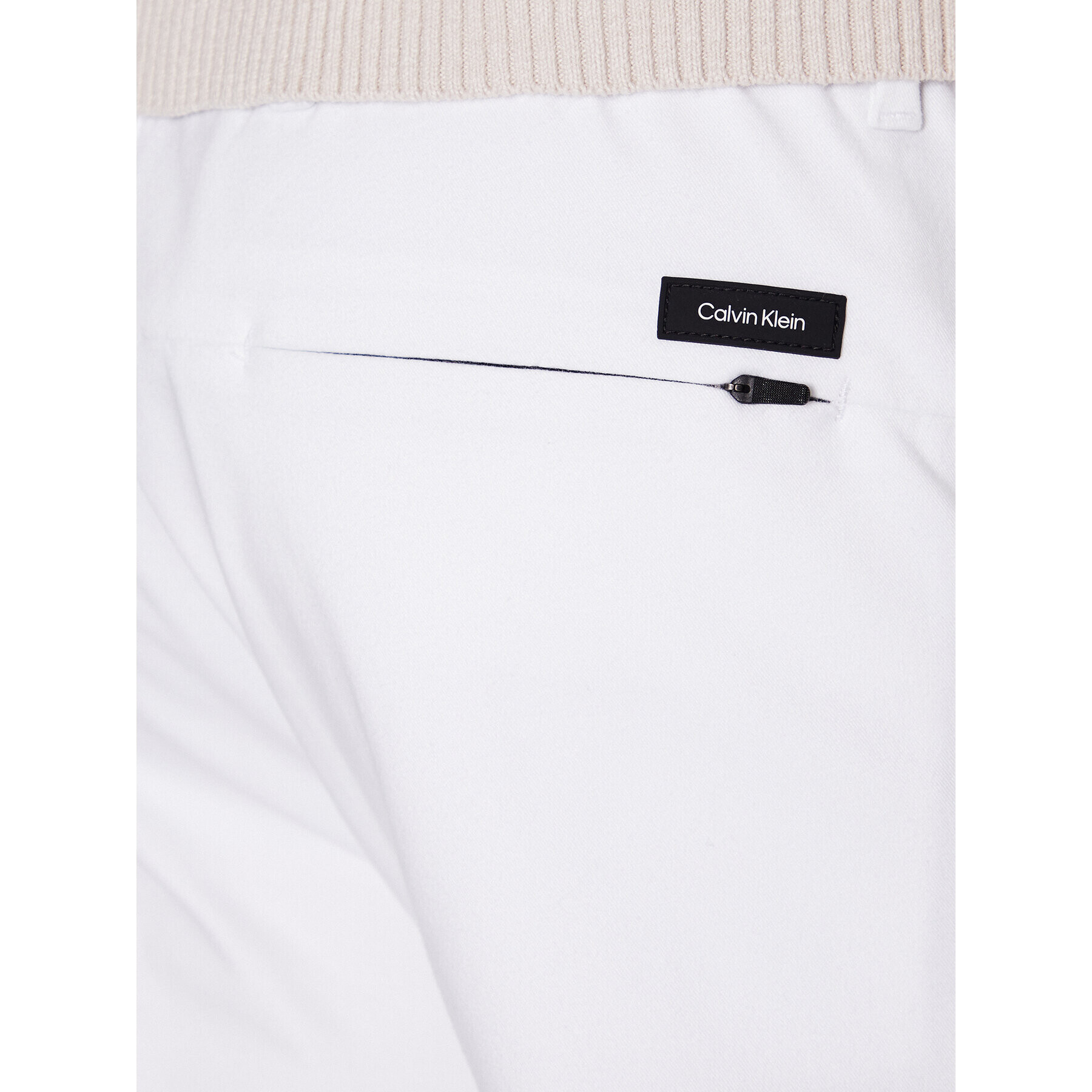 Calvin Klein Kalhoty z materiálu Modern Twill Cropped Tapered K10K110969 Bílá Tapered Fit - Pepit.cz