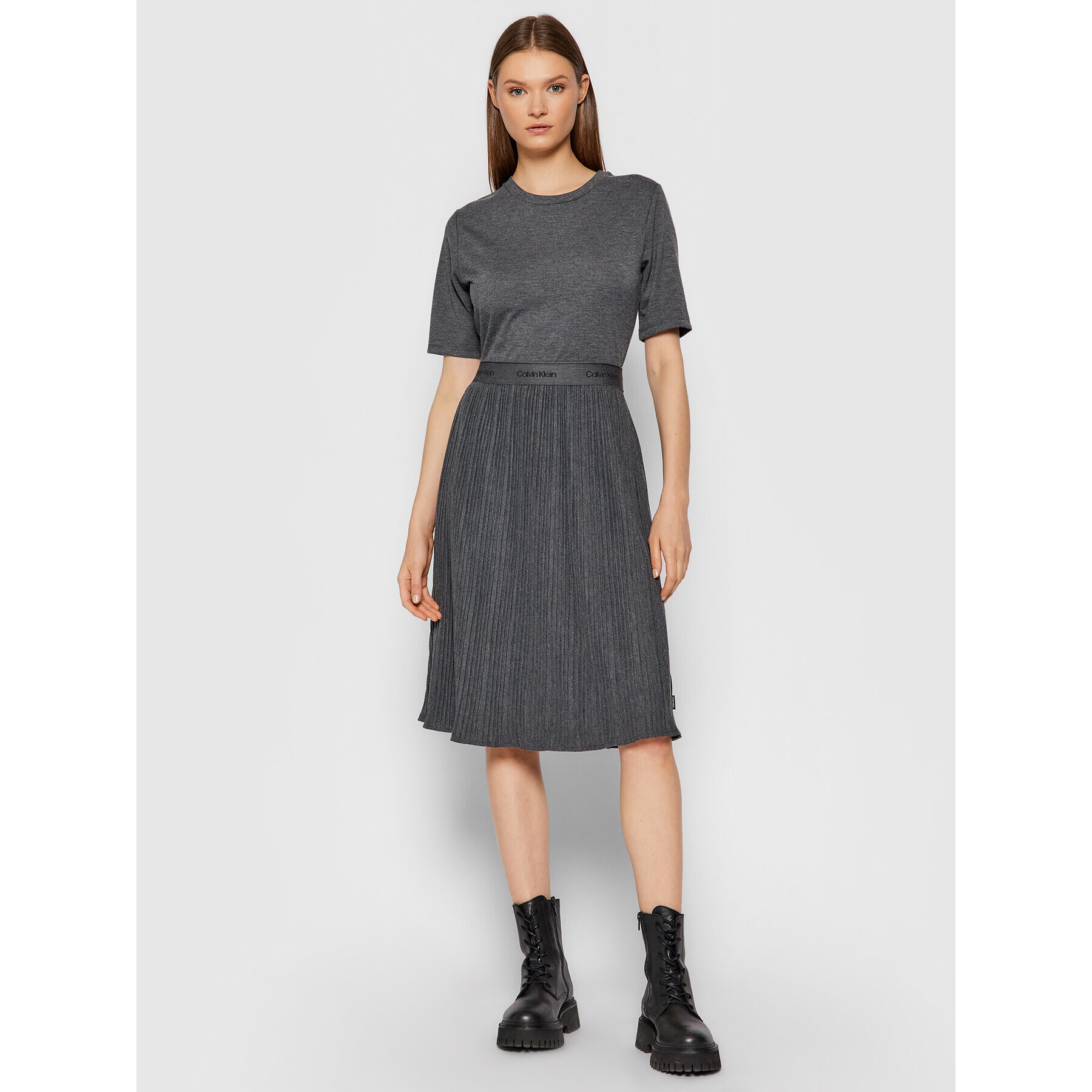 Calvin Klein Každodenní šaty Micro Pleat K20K203061 Šedá Regular Fit - Pepit.cz