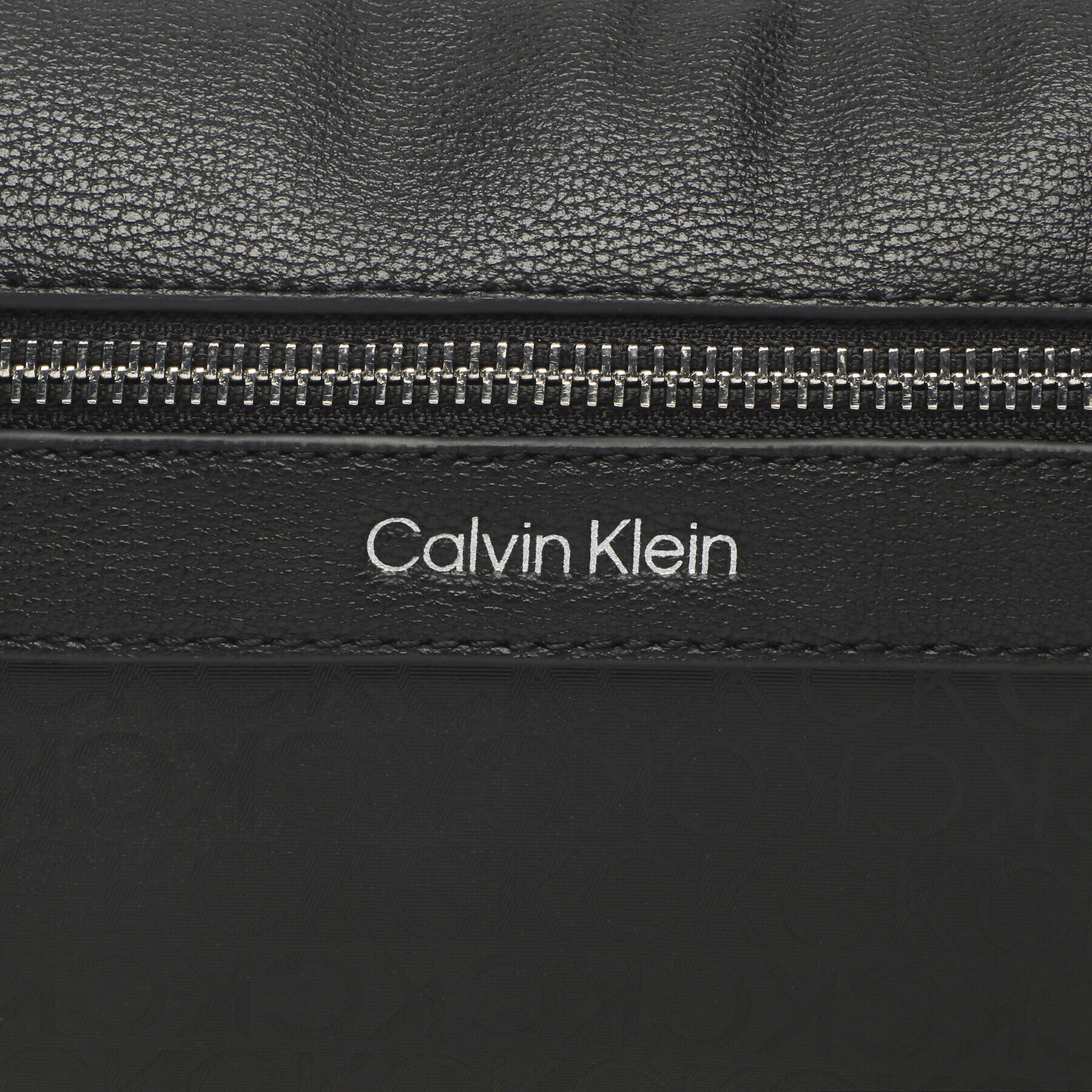 Calvin Klein Kosmetický kufřík Ck Elevated Washbag K50K510592 Černá - Pepit.cz