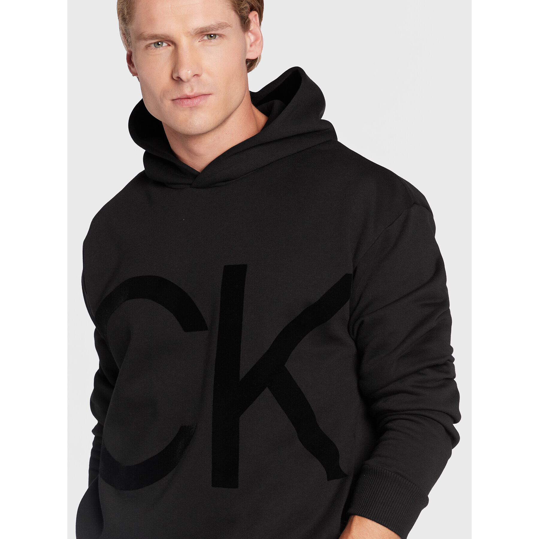 Calvin Klein Mikina Flock Logo Comfort K10K110608 Černá Regular Fit - Pepit.cz