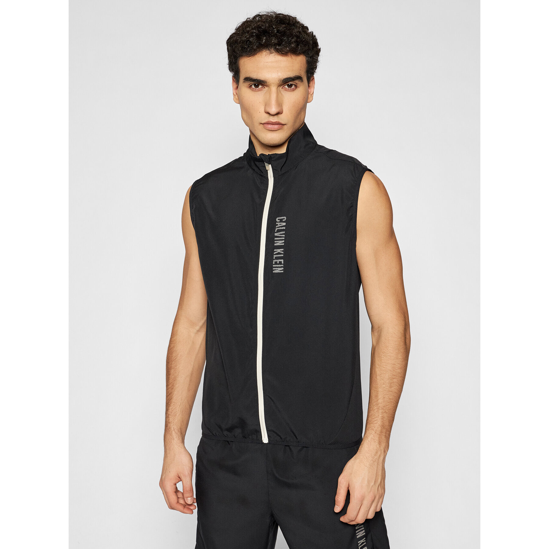 Calvin Klein Performance Vesta Woven Vest 00GMS1O672 Černá Regular Fit - Pepit.cz