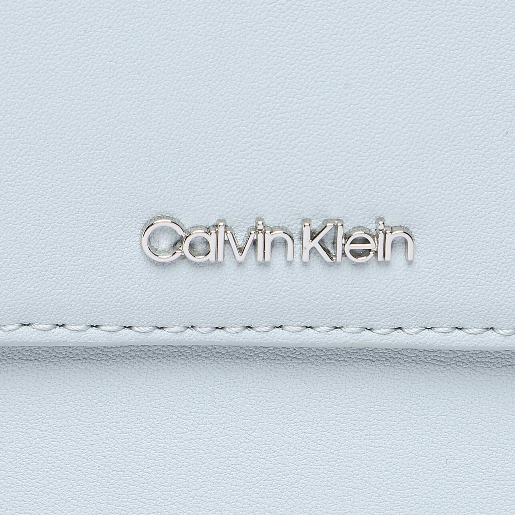 Calvin Klein Pouzdro na mobil Ck Must Phone Pouch Xbody K60K608246 Modrá - Pepit.cz