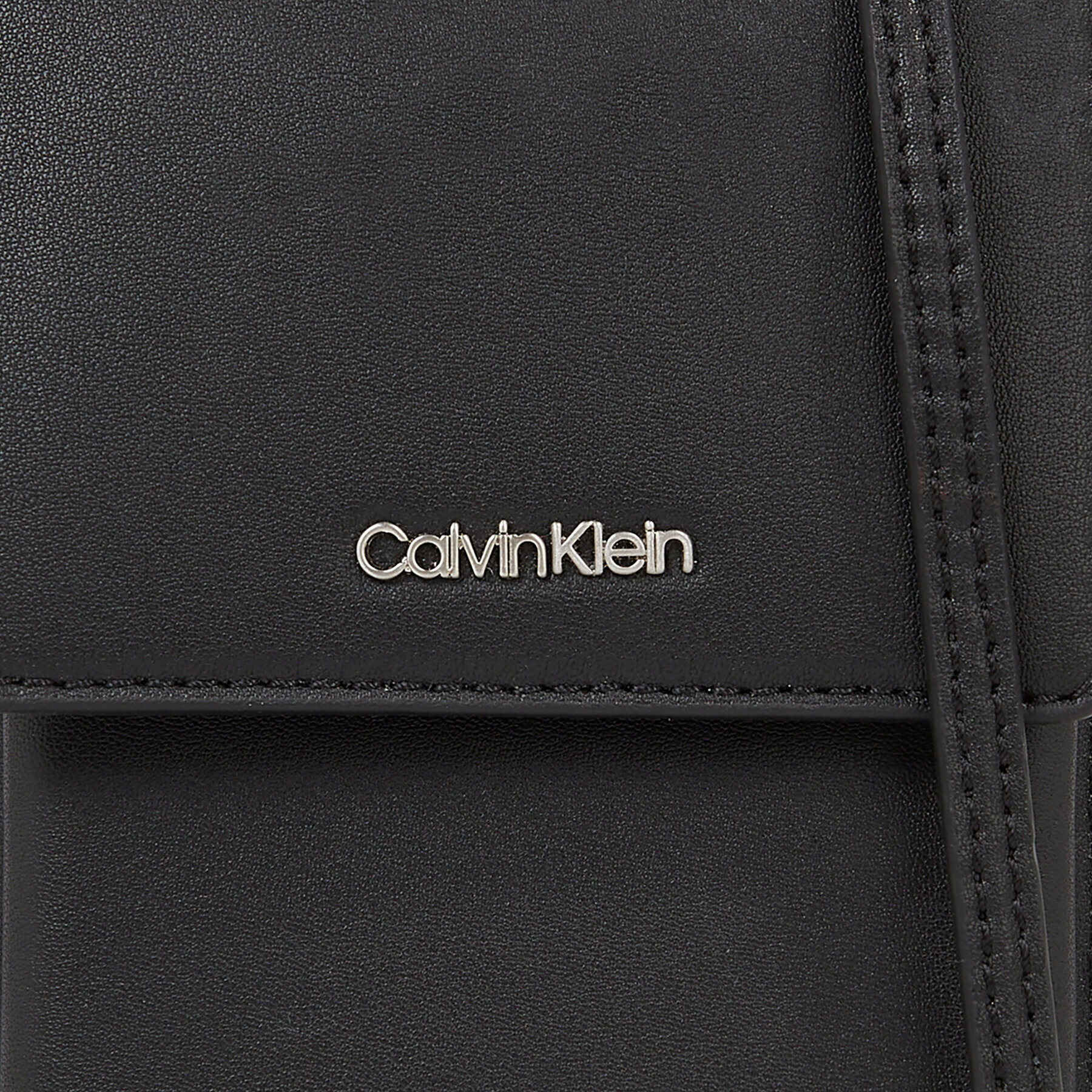 Calvin Klein Pouzdro na mobil Ck Must Phone Pouch Xbody K60K610997 Černá - Pepit.cz