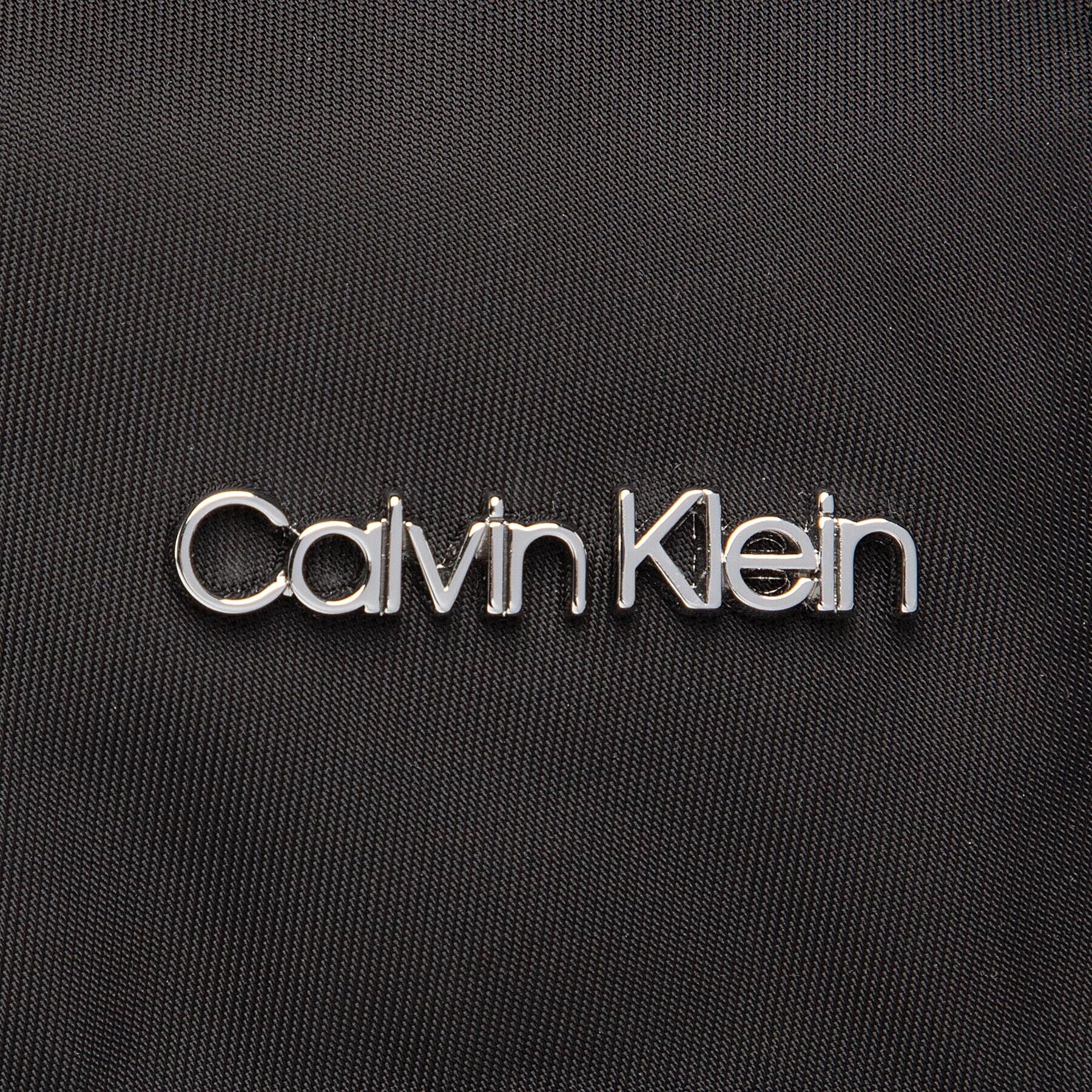 Calvin Klein Pouzdro na mobil Utility Pckt Conv Phone Rep K50K509590 Černá - Pepit.cz