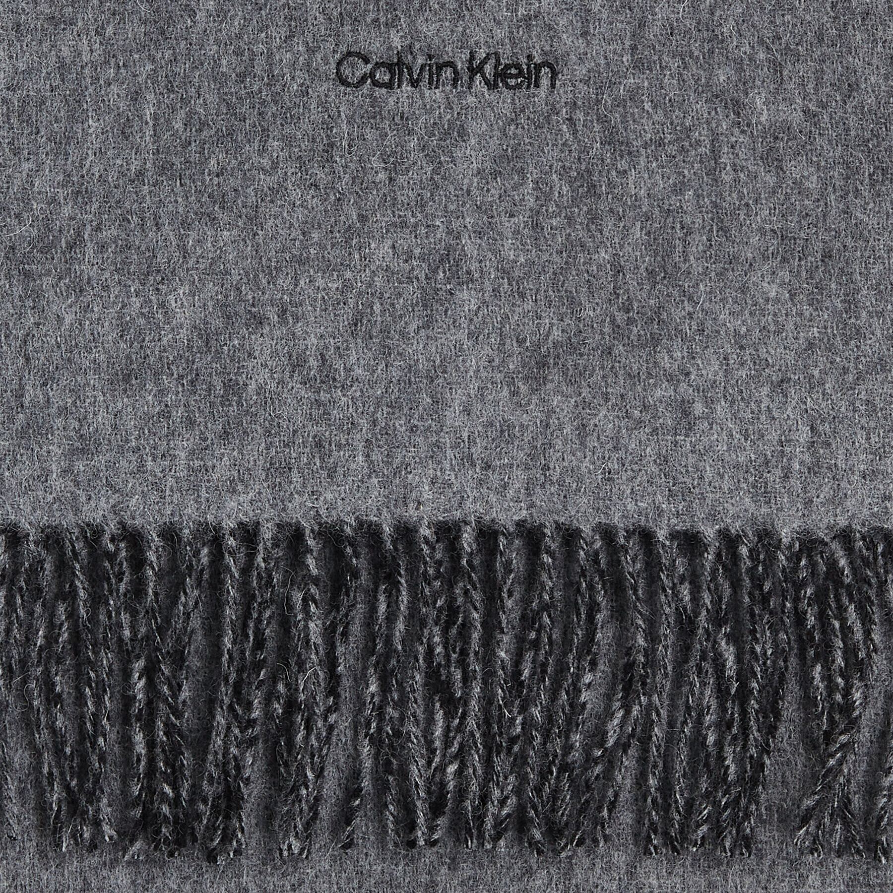 Calvin Klein Šál Fringes Two Tones Scarf 40X200 K60K611111 Černá - Pepit.cz