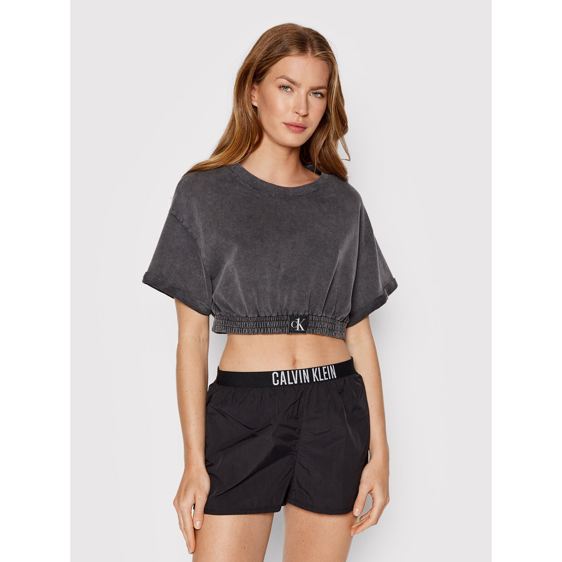 Calvin Klein Swimwear T-Shirt KW0KW01780 Šedá Cropped Fit - Pepit.cz