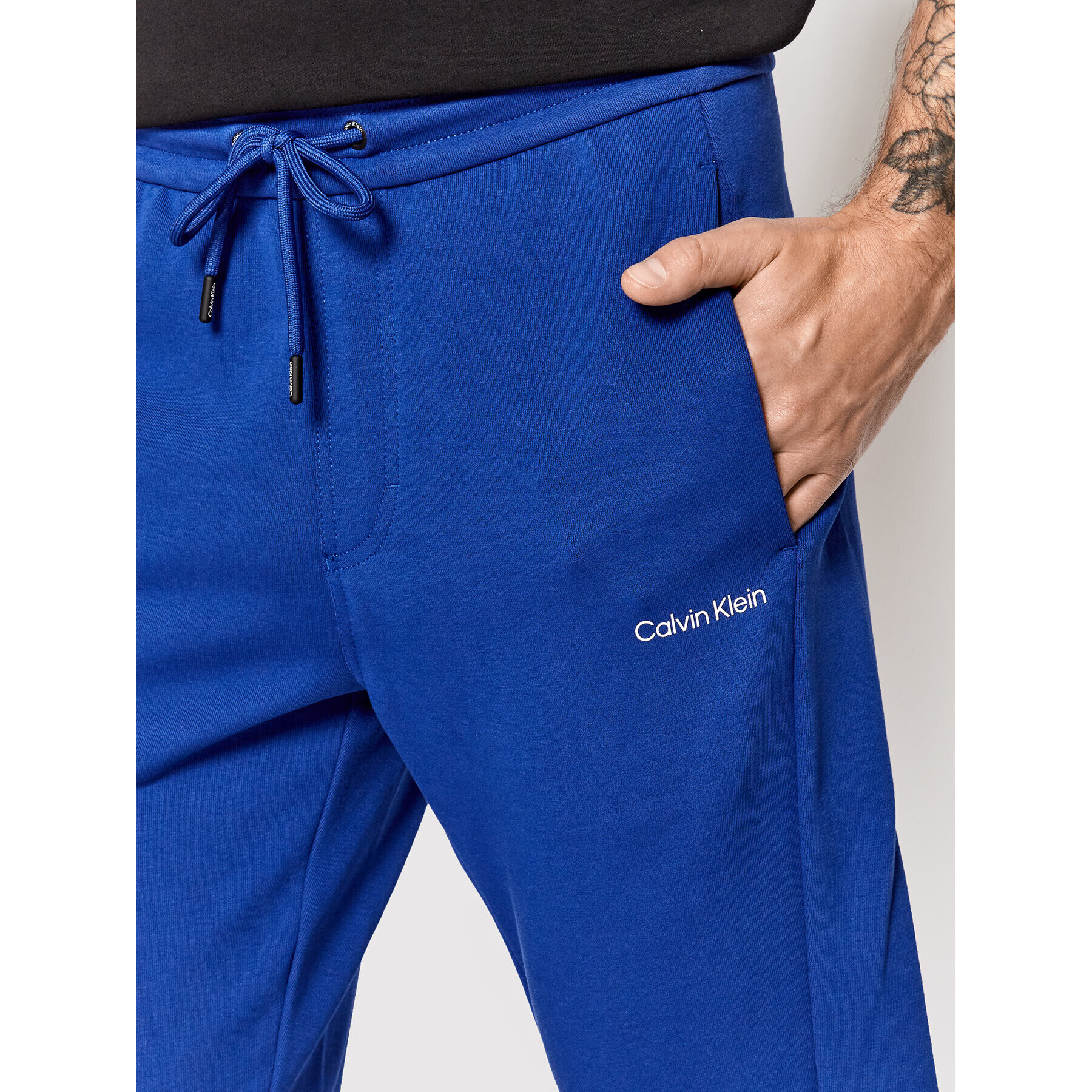 Calvin Klein Teplákové kalhoty Interlock K10K108941 Modrá Regular Fit - Pepit.cz