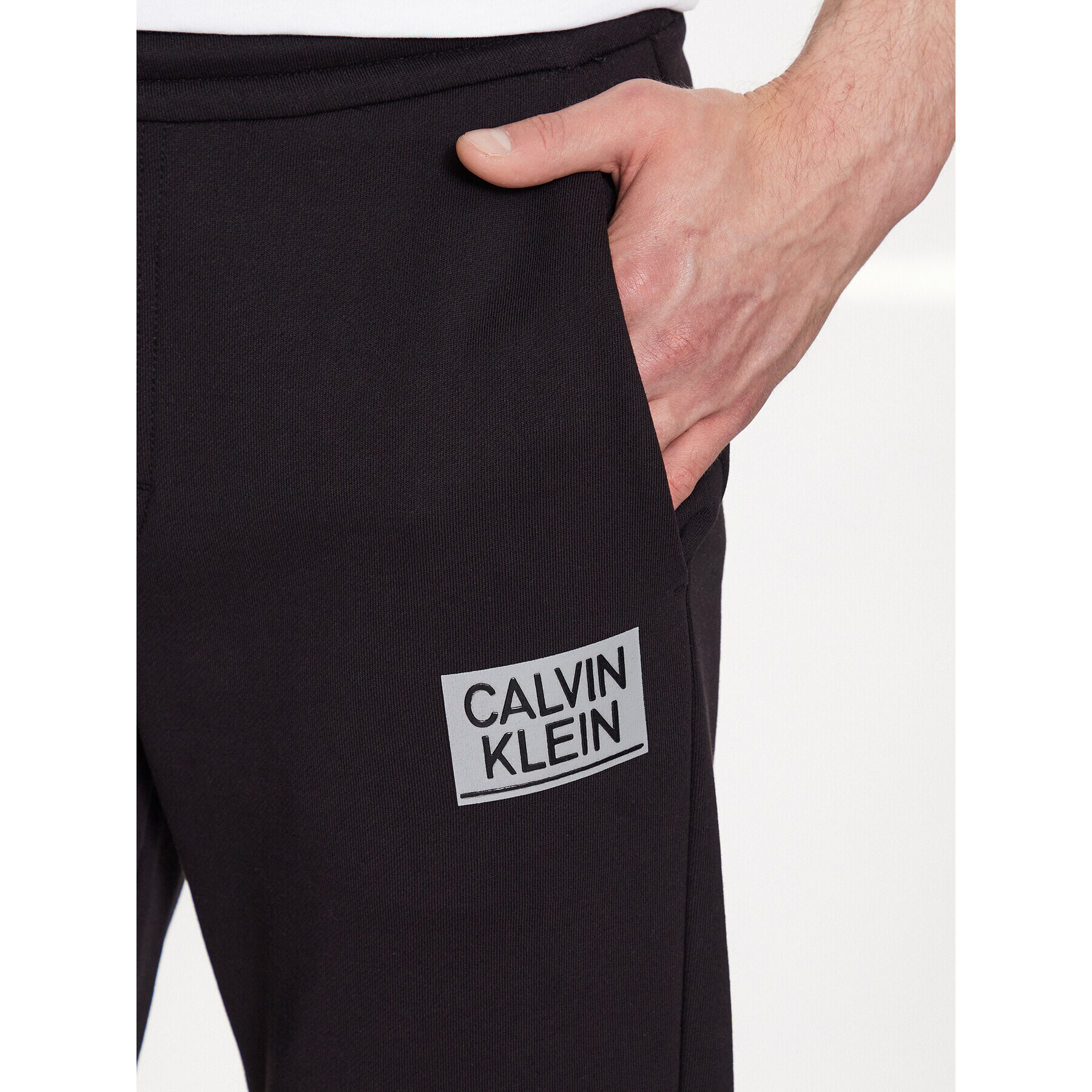 Calvin Klein Teplákové kalhoty K10K111875 Černá Regular Fit - Pepit.cz