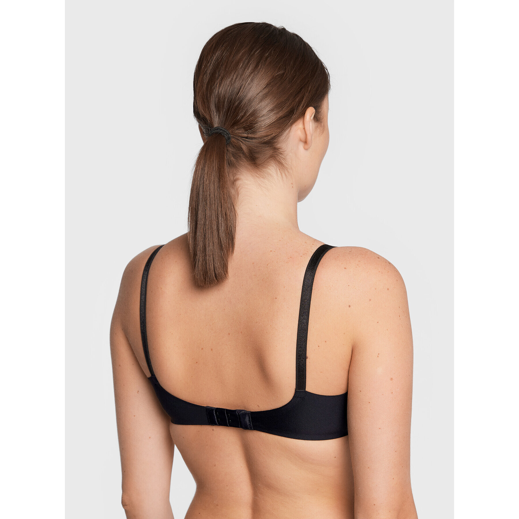 Calvin Klein Underwear Bezešvá podprsenka 000QF1184E Černá - Pepit.cz