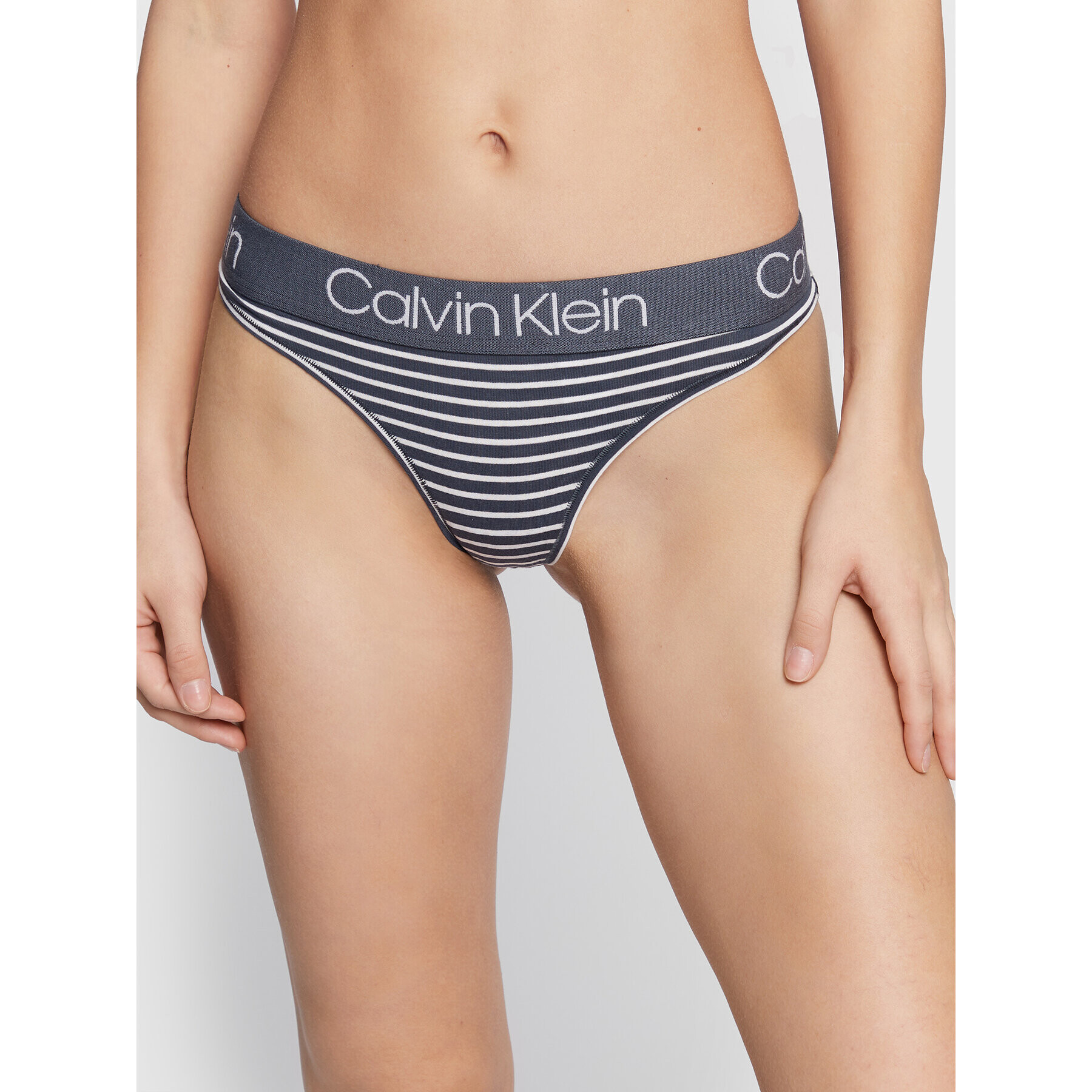 Calvin Klein Underwear Kalhotky string 000QD3751E Tmavomodrá - Pepit.cz