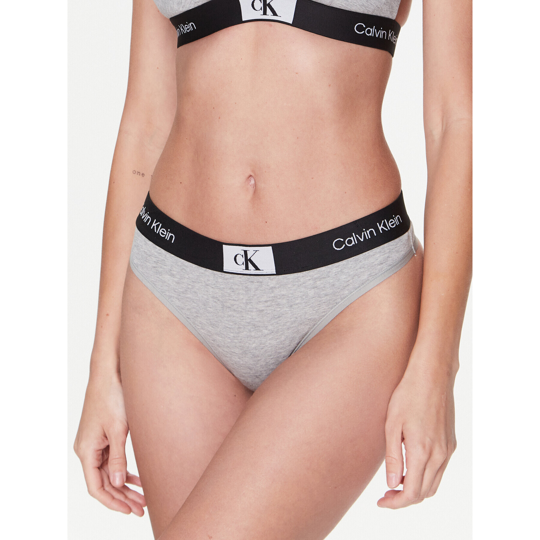 Calvin Klein Underwear Kalhotky string 000QF7221E Šedá - Pepit.cz