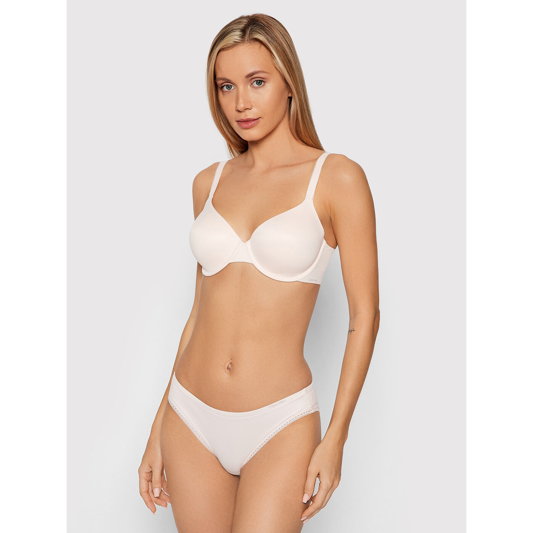 Calvin Klein Underwear Klasické kalhotky Liquid Touch 000QF4481E Écru - Pepit.cz