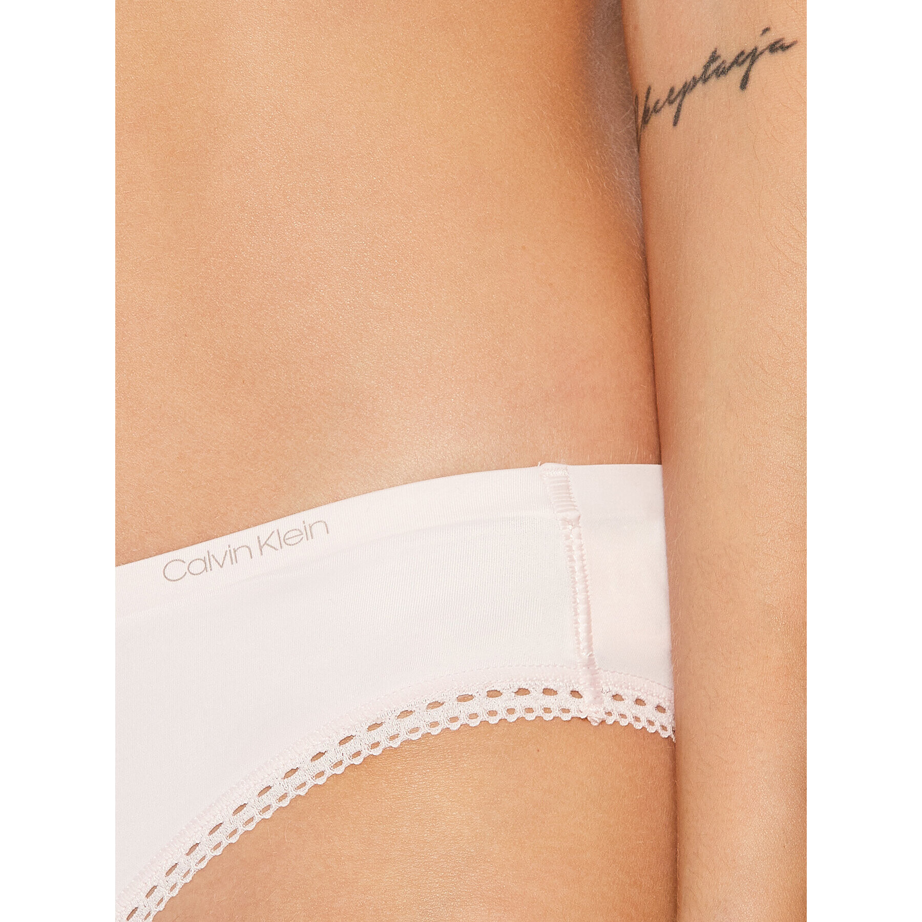 Calvin Klein Underwear Klasické kalhotky Liquid Touch 000QF4481E Écru - Pepit.cz