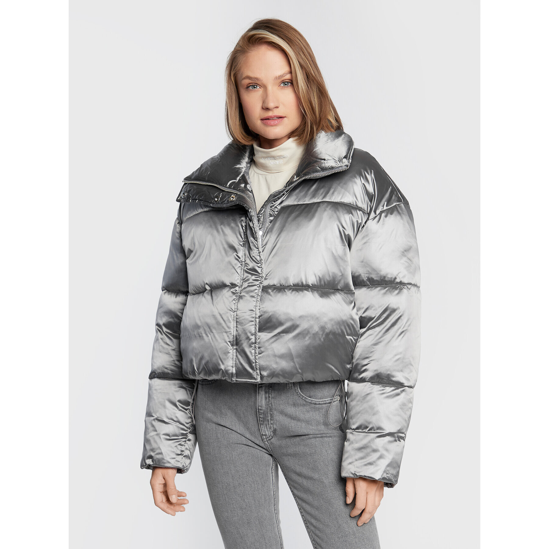 Calvin Klein Vatovaná bunda High Shine Metallic K20K204688 Stříbrná Regular Fit - Pepit.cz