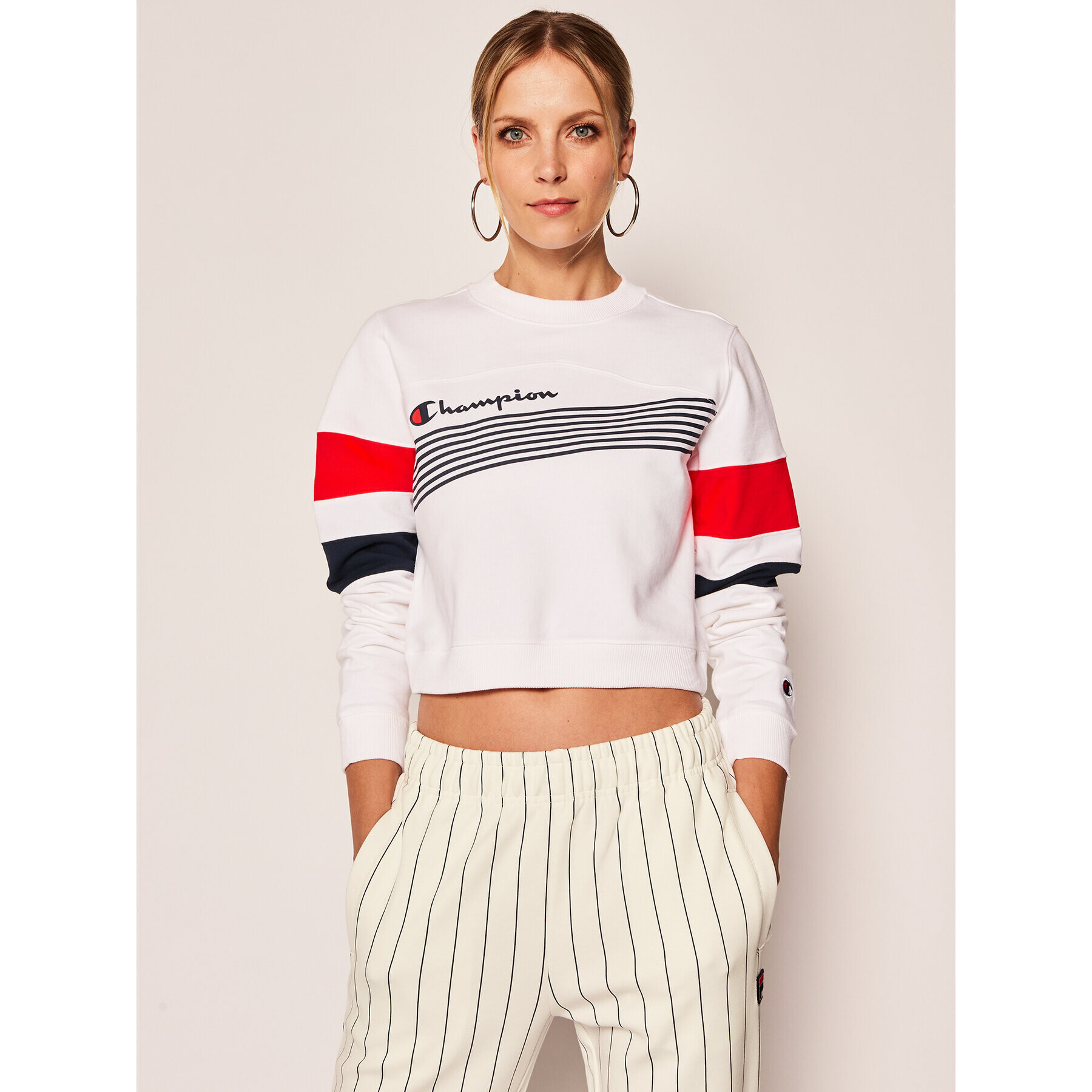 Champion Mikina Graphic Stripe And Colour Block Cropped 112761 Bílá Regular Fit - Pepit.cz