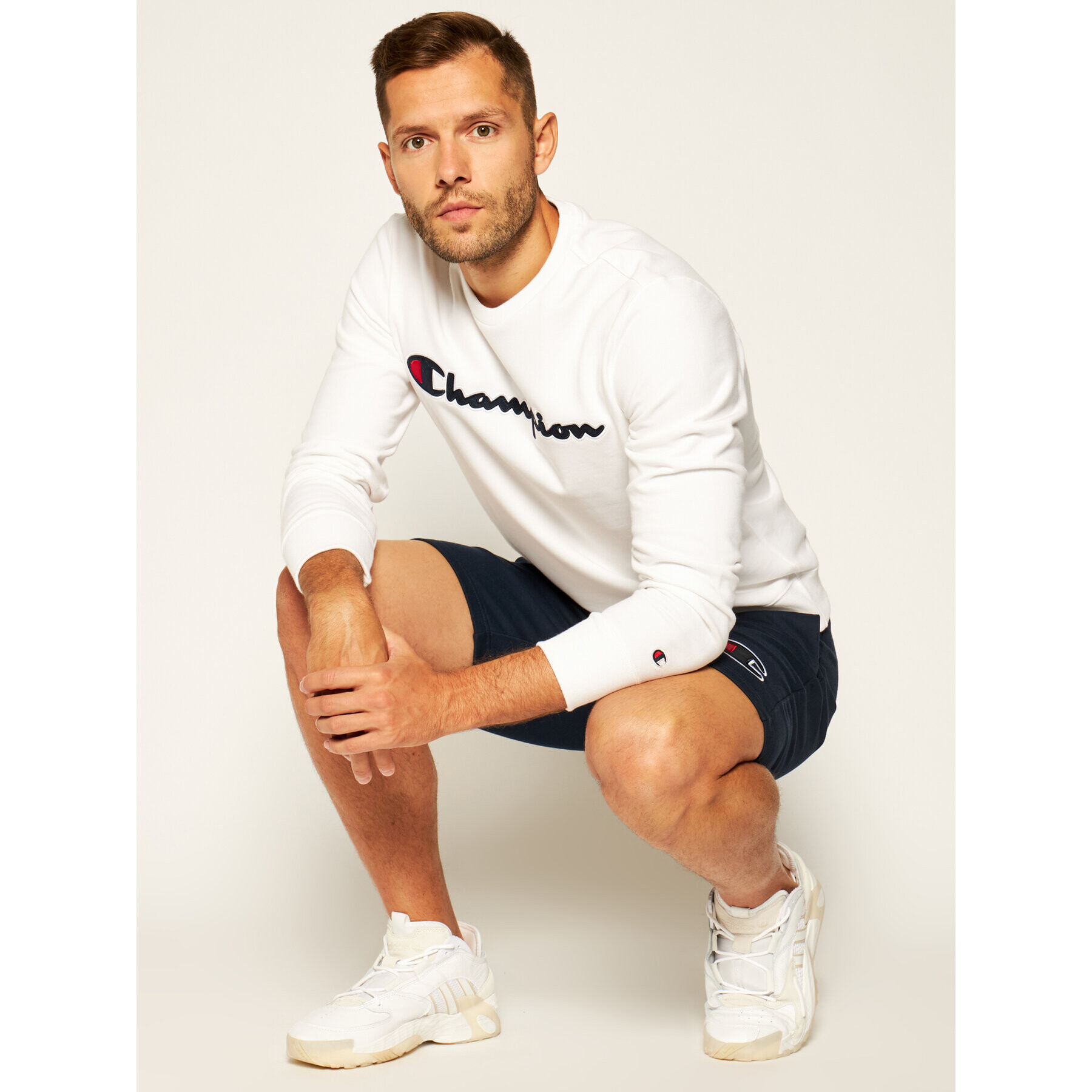 Champion Mikina Satin Script Logo 214188 Bílá Comfort Fit - Pepit.cz