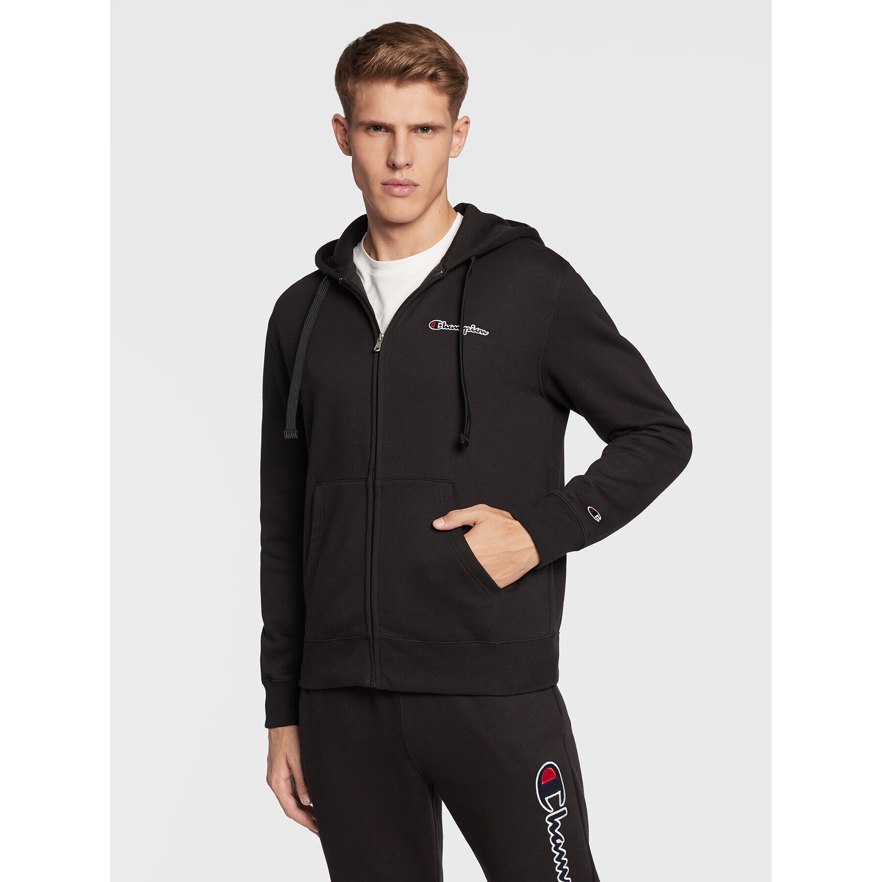 Champion Mikina Script Logo Embroidery 217864 Černá Regular Fit - Pepit.cz