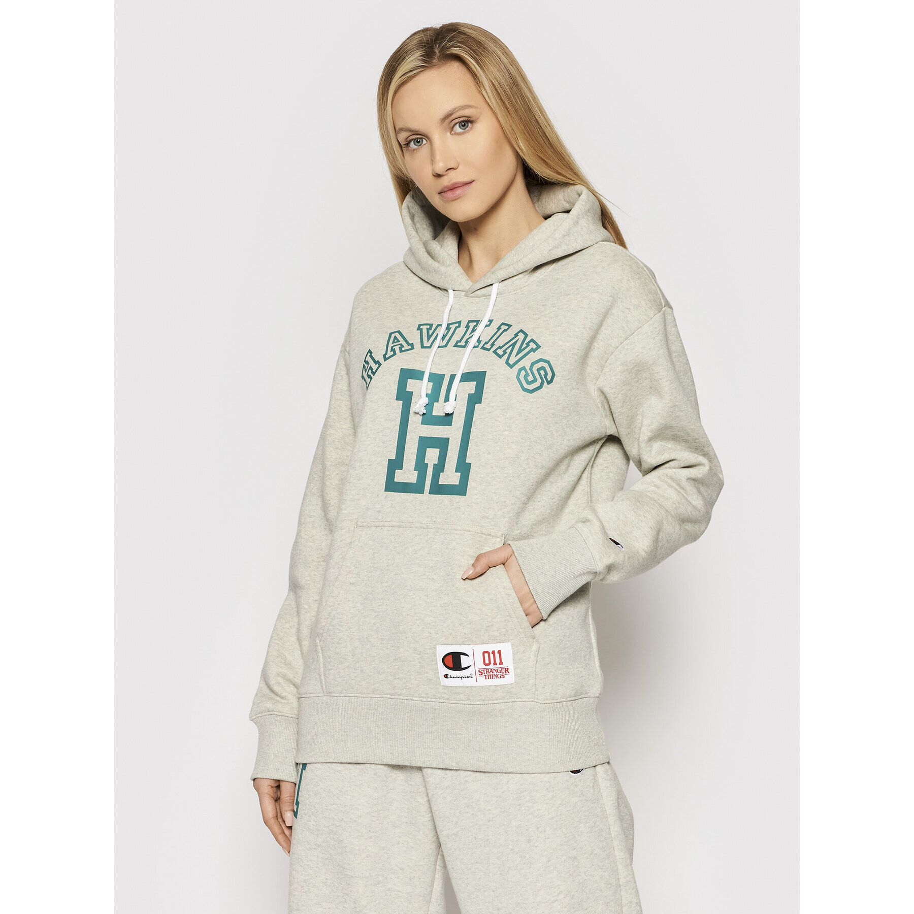 Champion Mikina Unisex STRANGER THINGS Hawkins 217751 Šedá Regular Fit - Pepit.cz