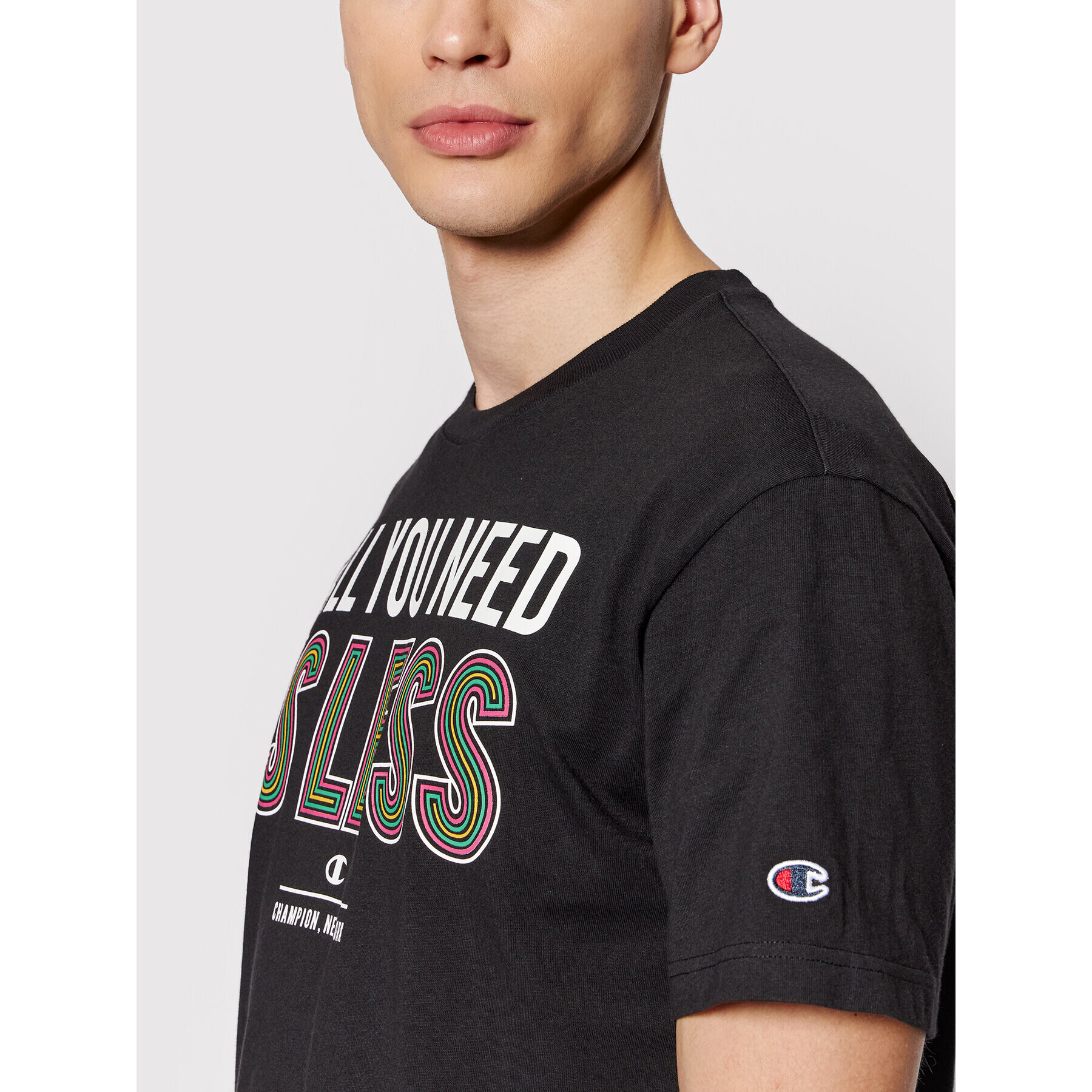 Champion T-Shirt Eco Graphic Print 216963 Černá Regular Fit - Pepit.cz