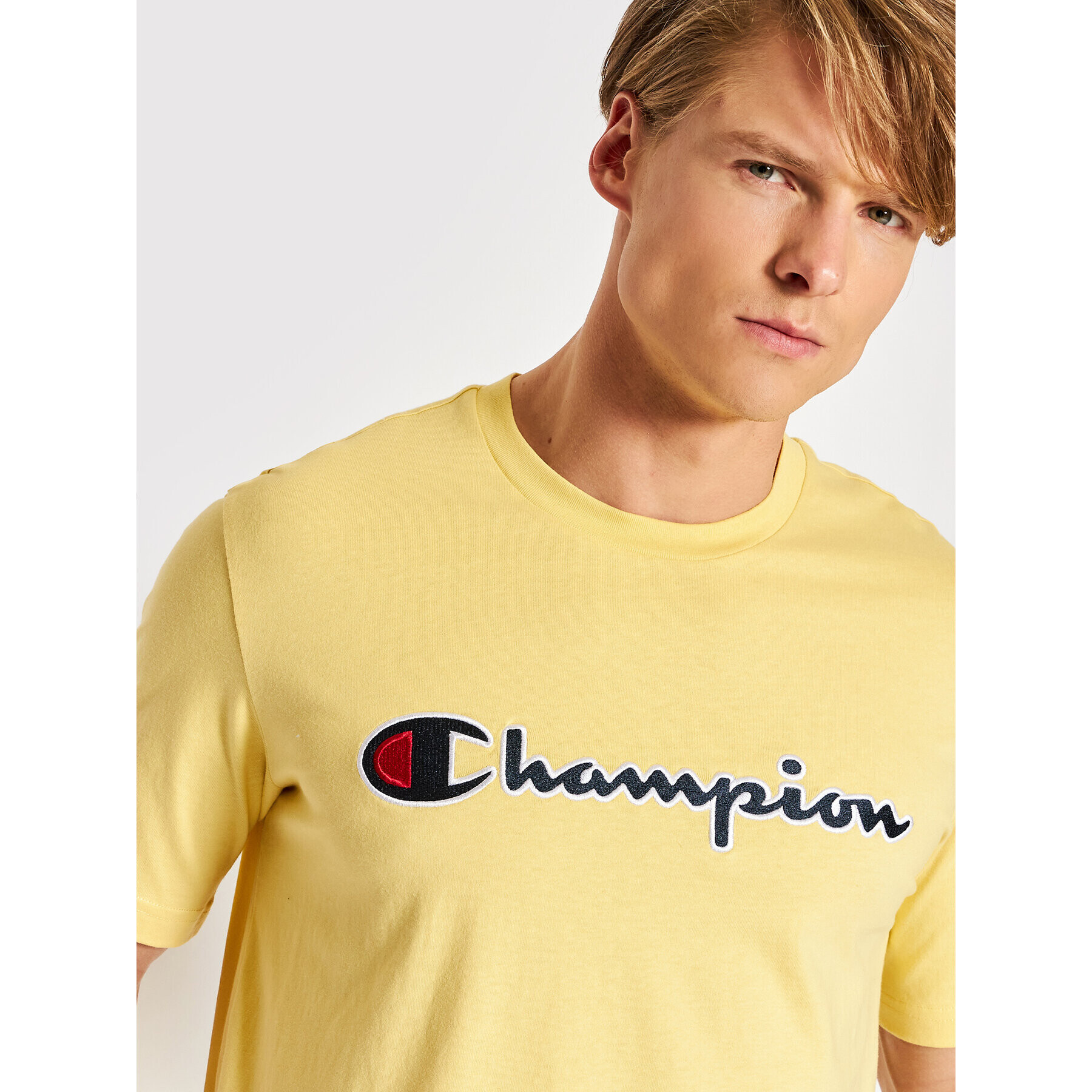 Champion T-Shirt Embroidered 217814 Žlutá Regular Fit - Pepit.cz