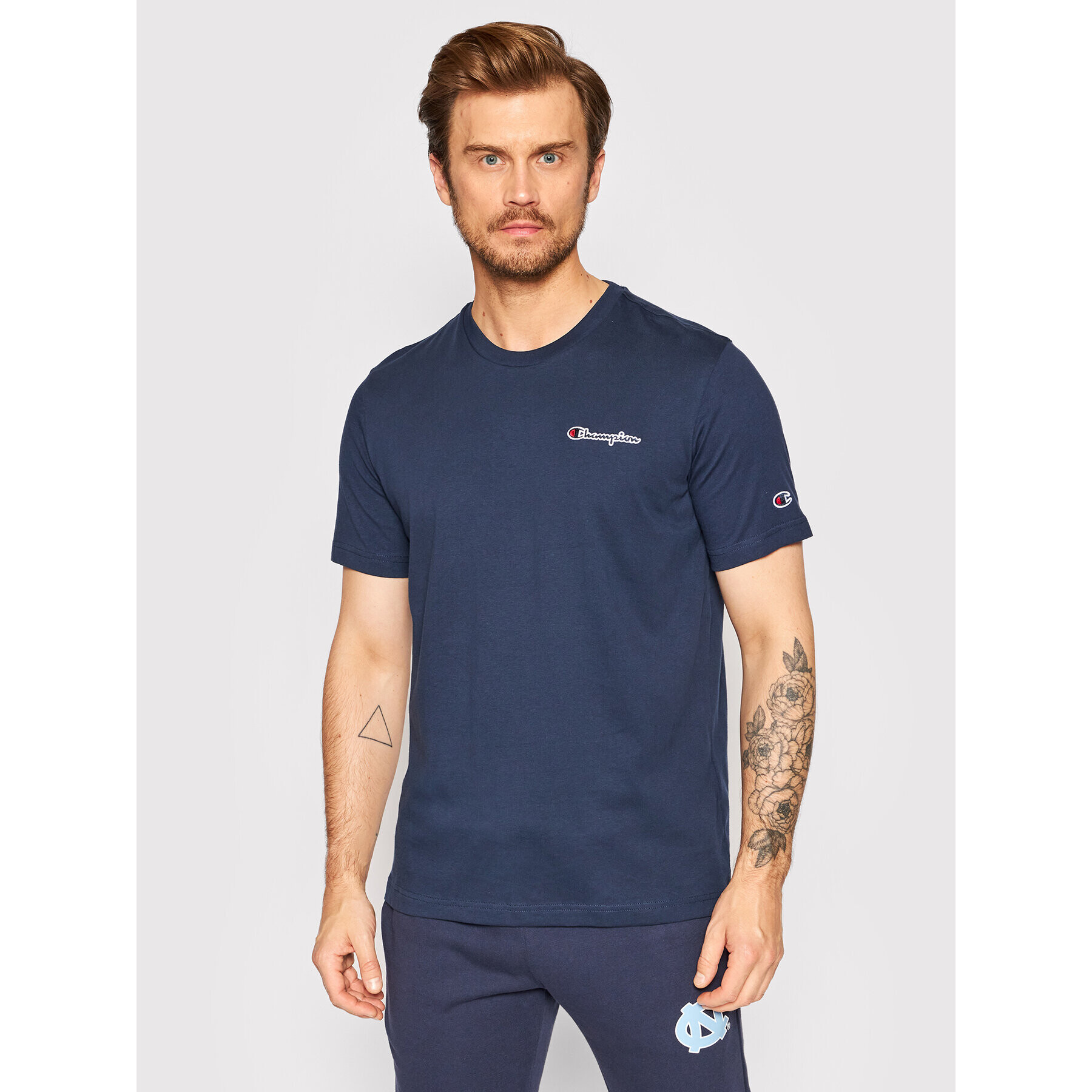 Champion T-Shirt Embroidered Script Logo 217813 Tmavomodrá Comfort Fit - Pepit.cz