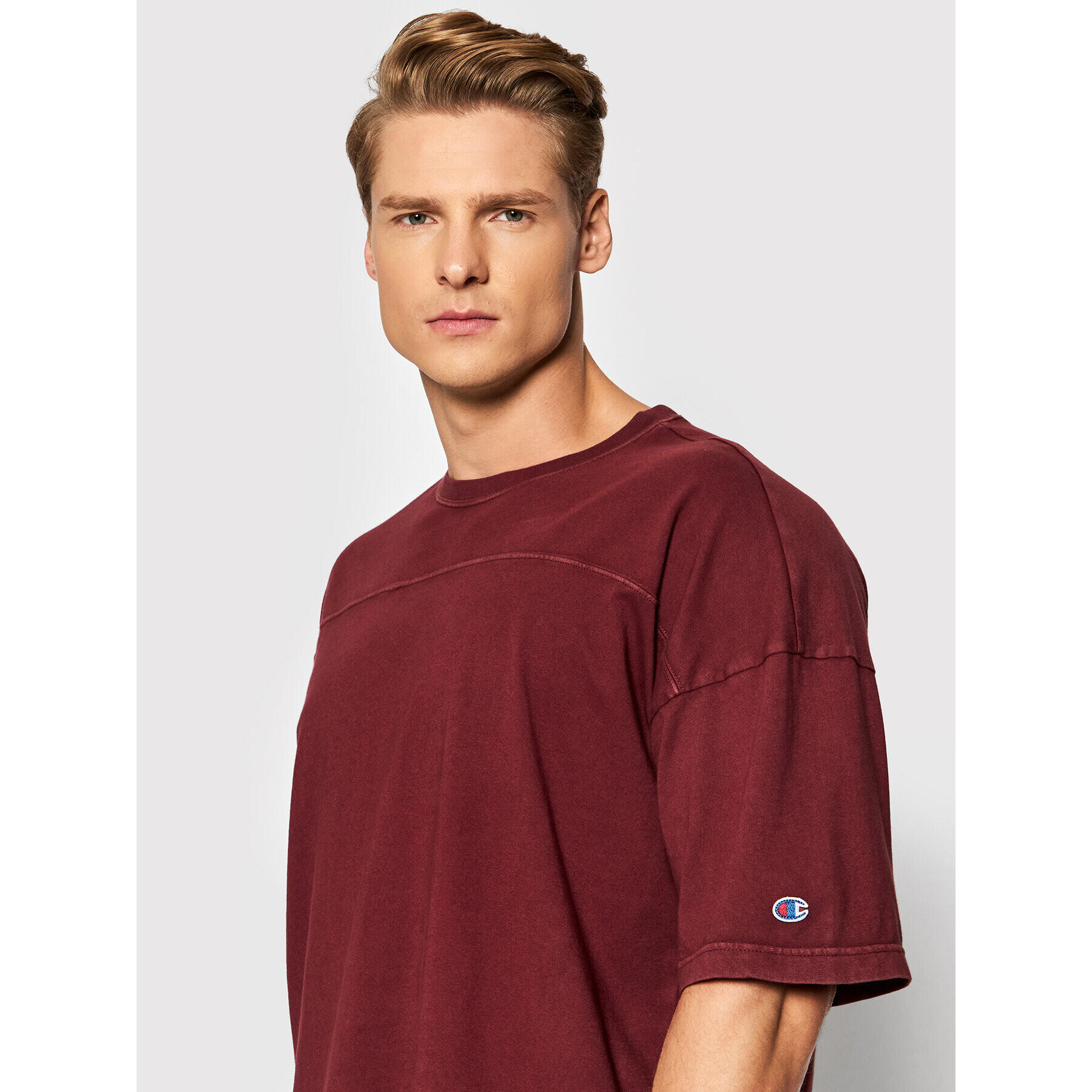 Champion T-Shirt Logo 216492 Bordó Relaxed Fit - Pepit.cz