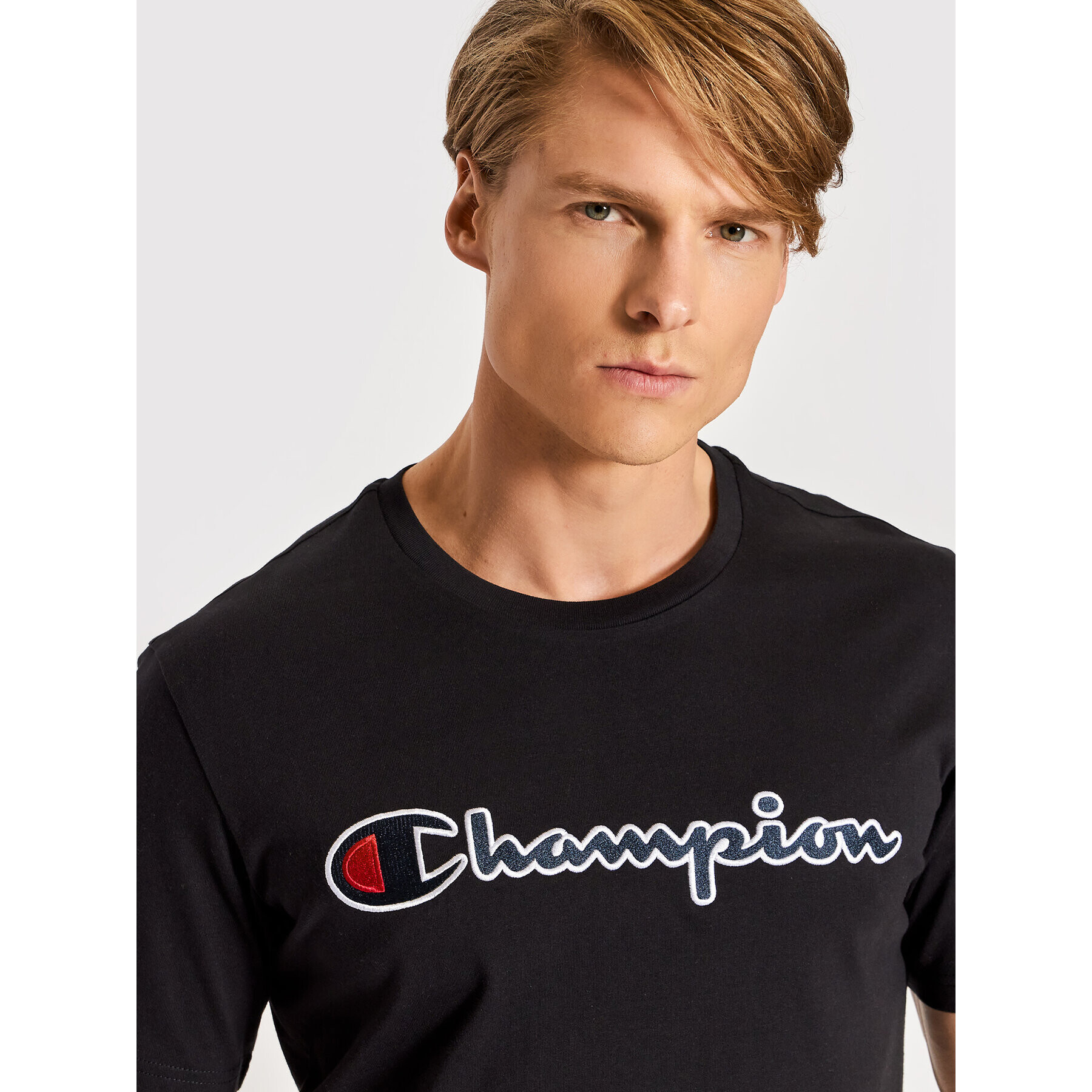 Champion T-Shirt Script Logo 217814 Černá Regular Fit - Pepit.cz