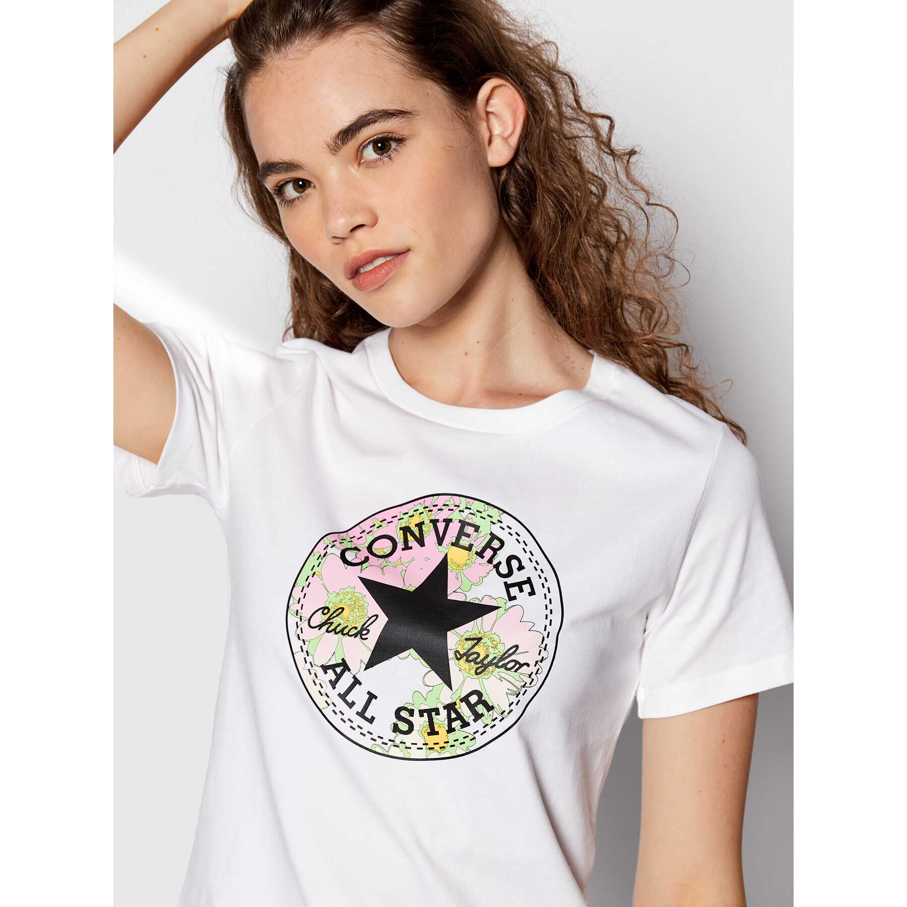 Converse T-Shirt Floral Print Patch 10023217-A02 Bílá Standard Fit - Pepit.cz