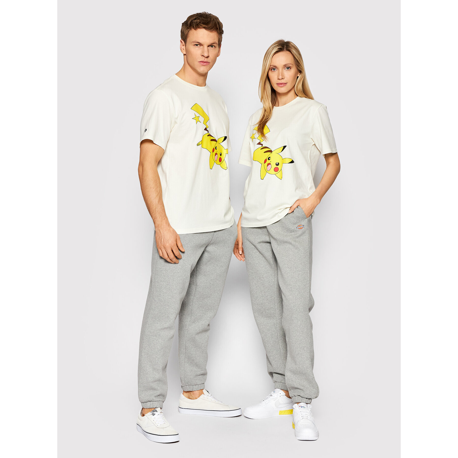 Converse T-Shirt Unisex POKEMON Pikachu 10023898 Béžová Regular Fit - Pepit.cz