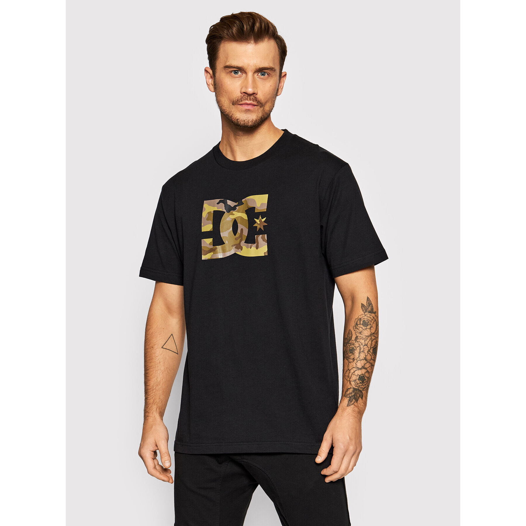 DC T-Shirt Star Camo Fill ADYZT04989 Černá Classic Fit - Pepit.cz